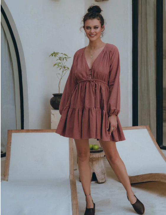 An A-List Style Guide For That Long-Planned Reunion