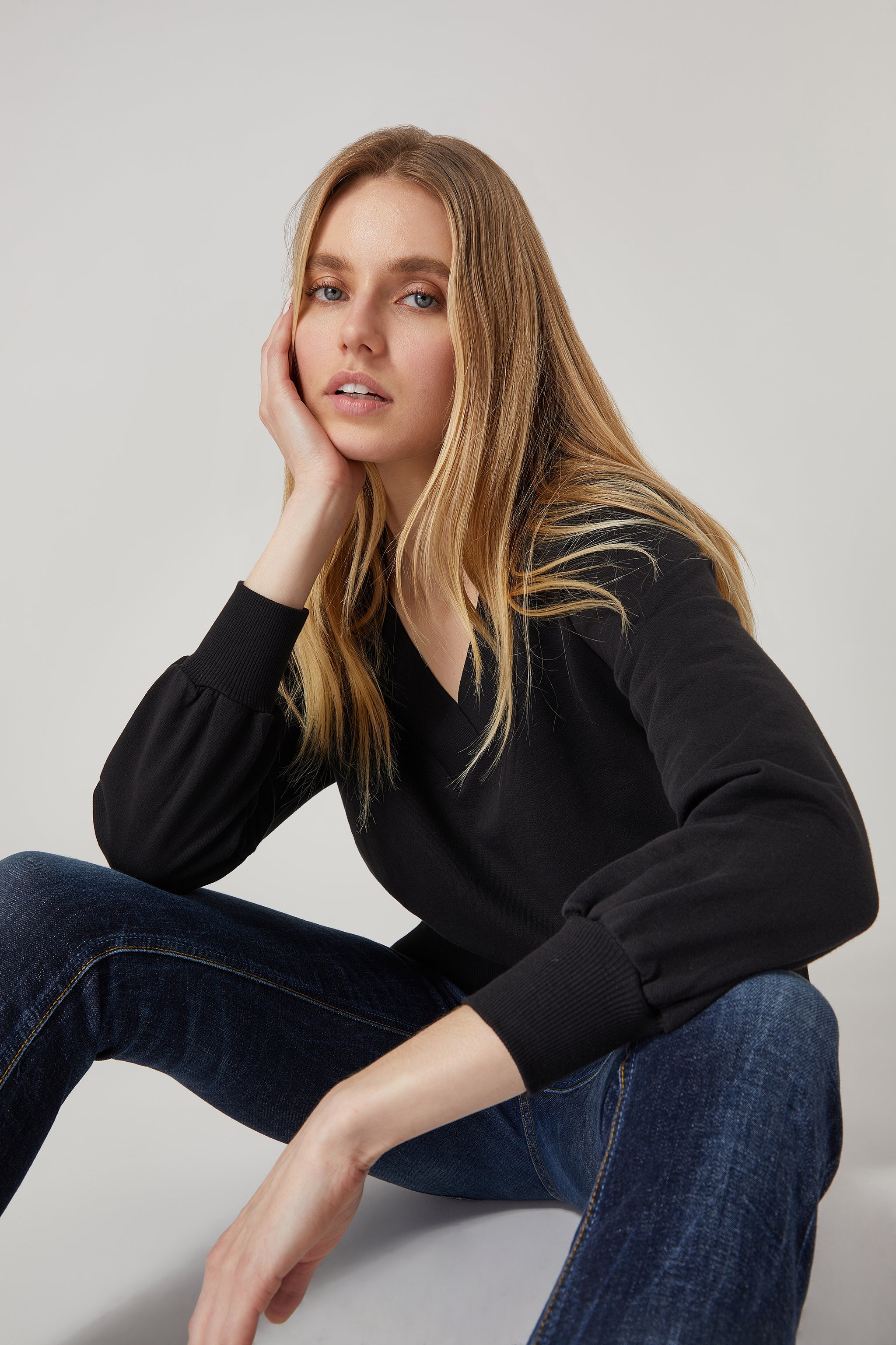 Fiona V-neck Sweatshirt