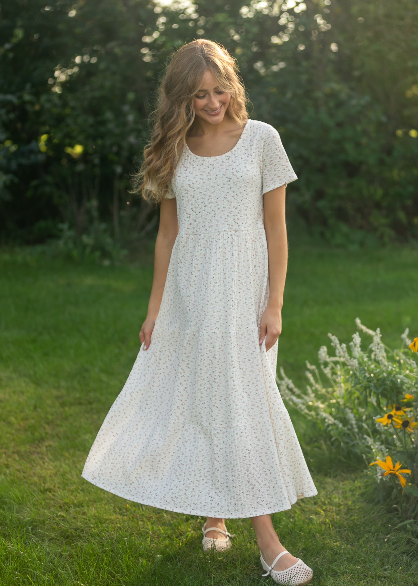 Melanie White Floral Tiered Midi Dress, Large