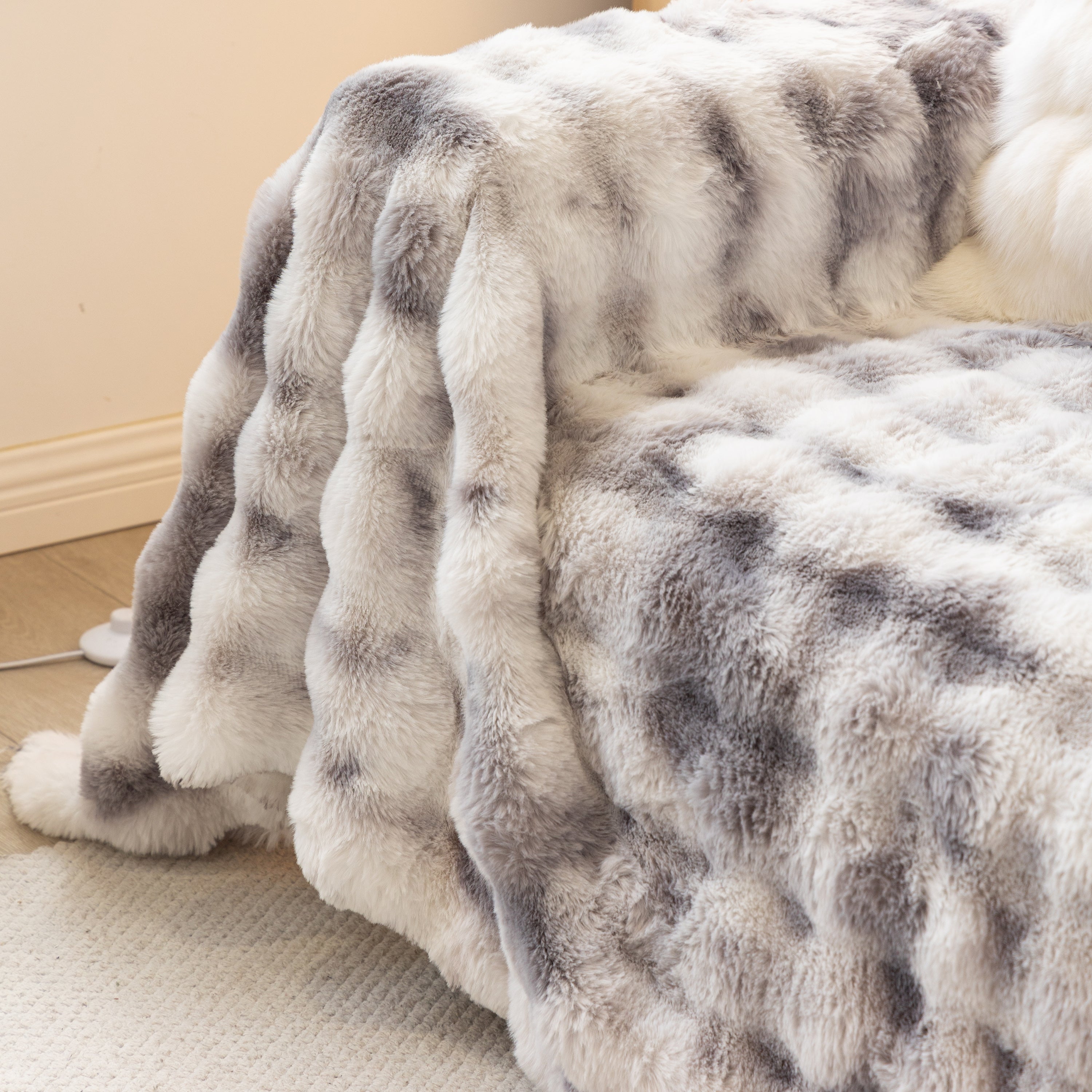 Thick Faux Fur Couch Cover Fluffy Fuzzy Warm Washable Furniture Protector For Kids Pets