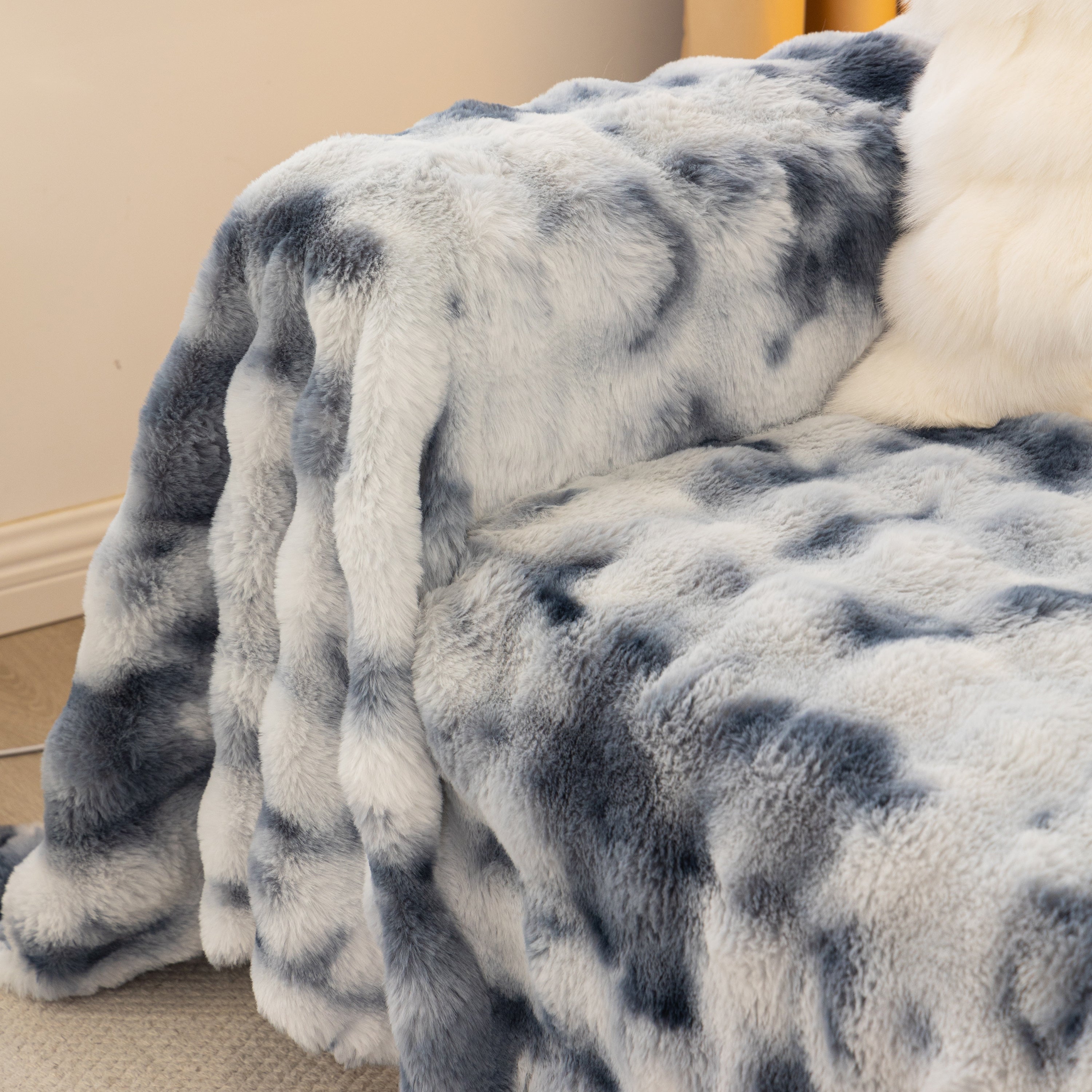 Thick Faux Fur Couch Cover Fluffy Fuzzy Warm Washable Furniture Protector For Kids Pets