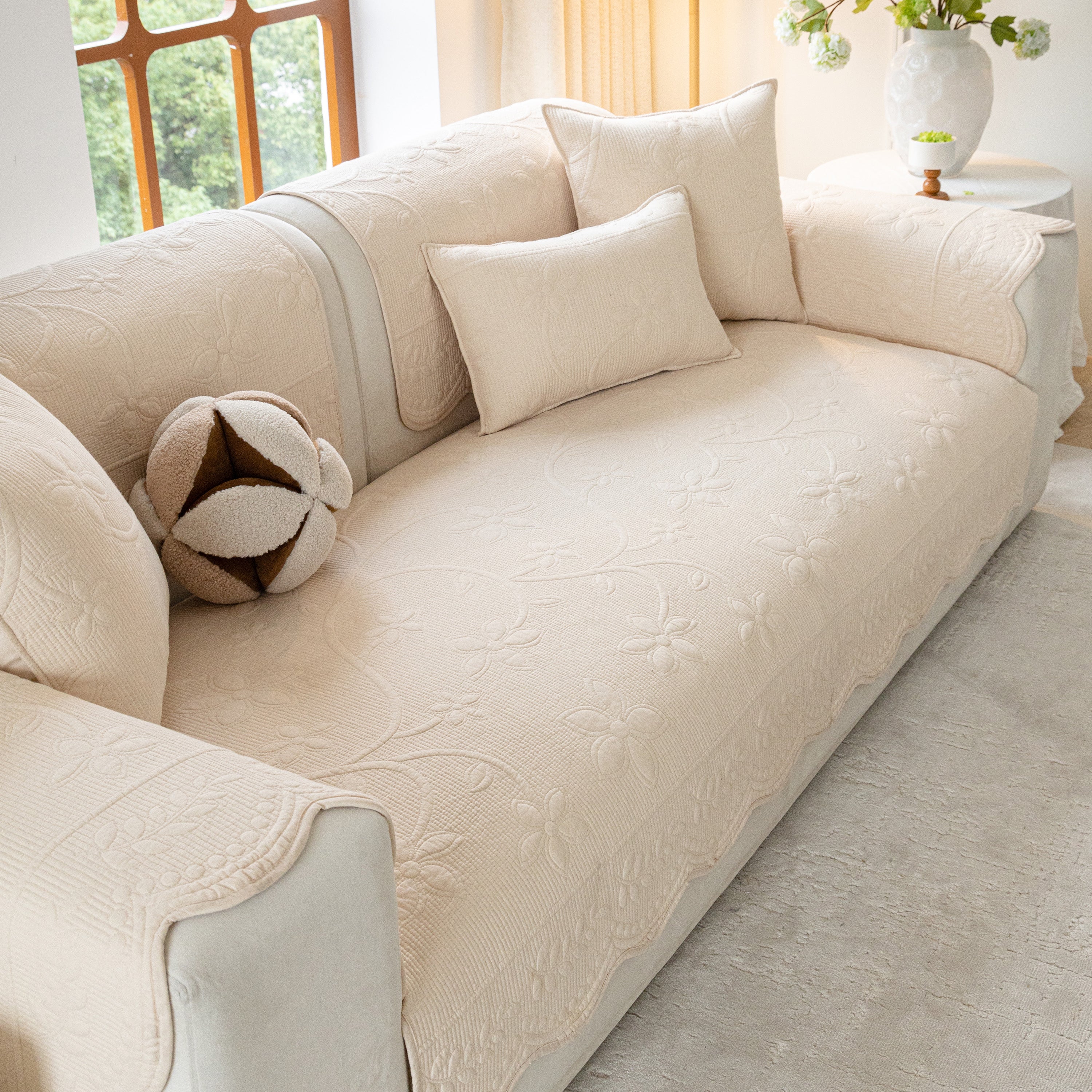 Floral Cotton Quilted Sofa Cover, Non-slip Couch Protector With Scalloped Edges