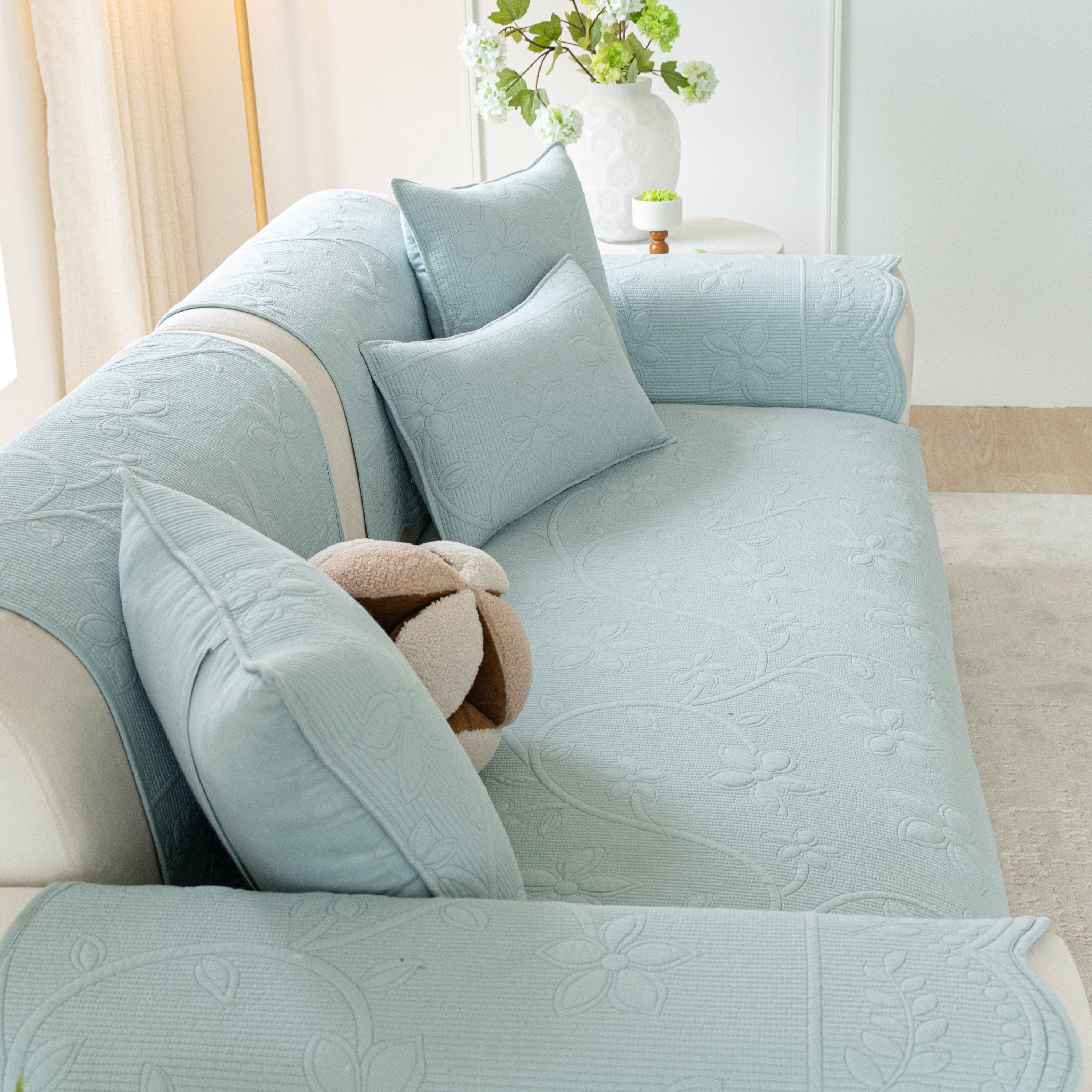 Floral Cotton Quilted Sofa Cover, Non-slip Couch Protector With Scalloped Edges