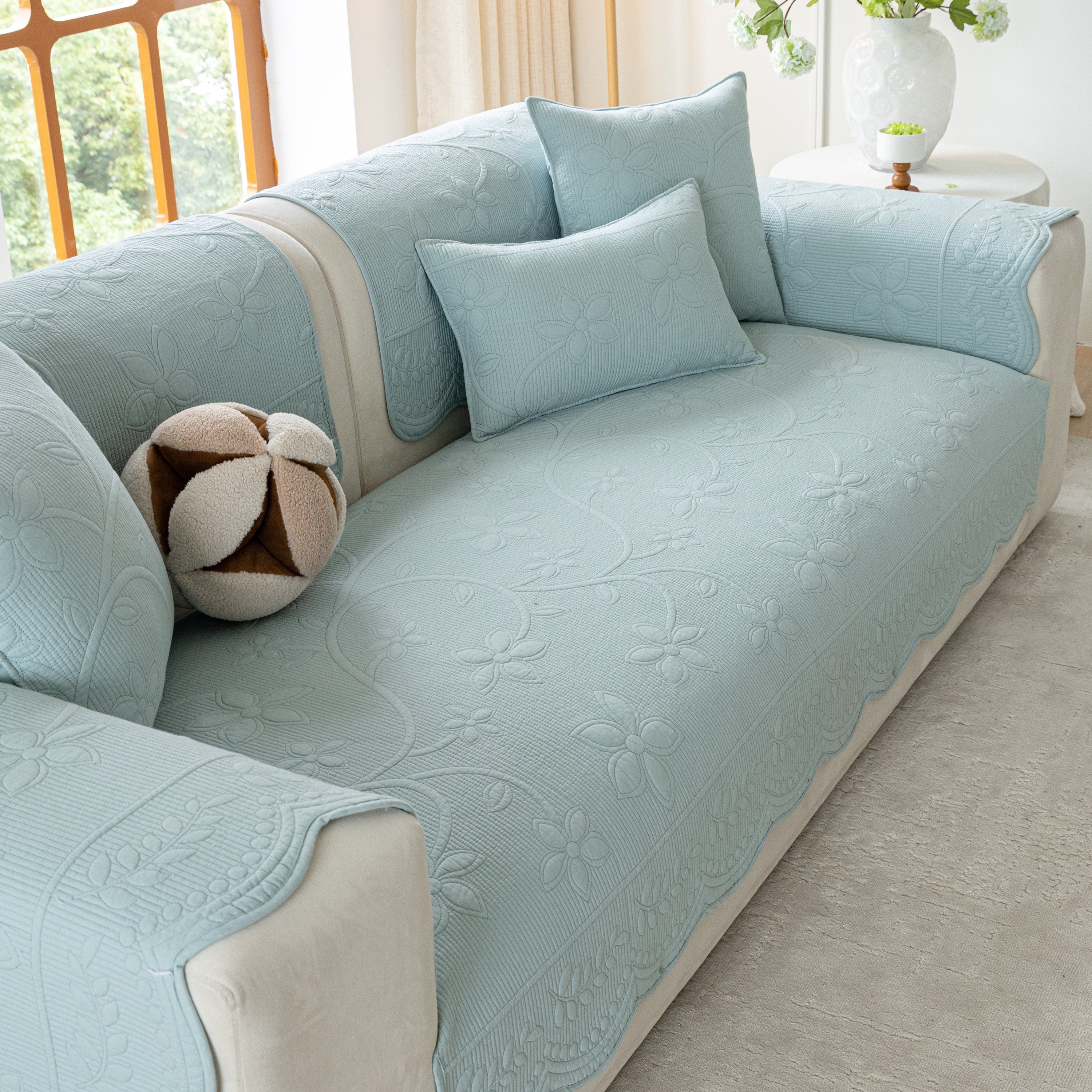 Floral Cotton Quilted Sofa Cover, Non-slip Couch Protector With Scalloped Edges