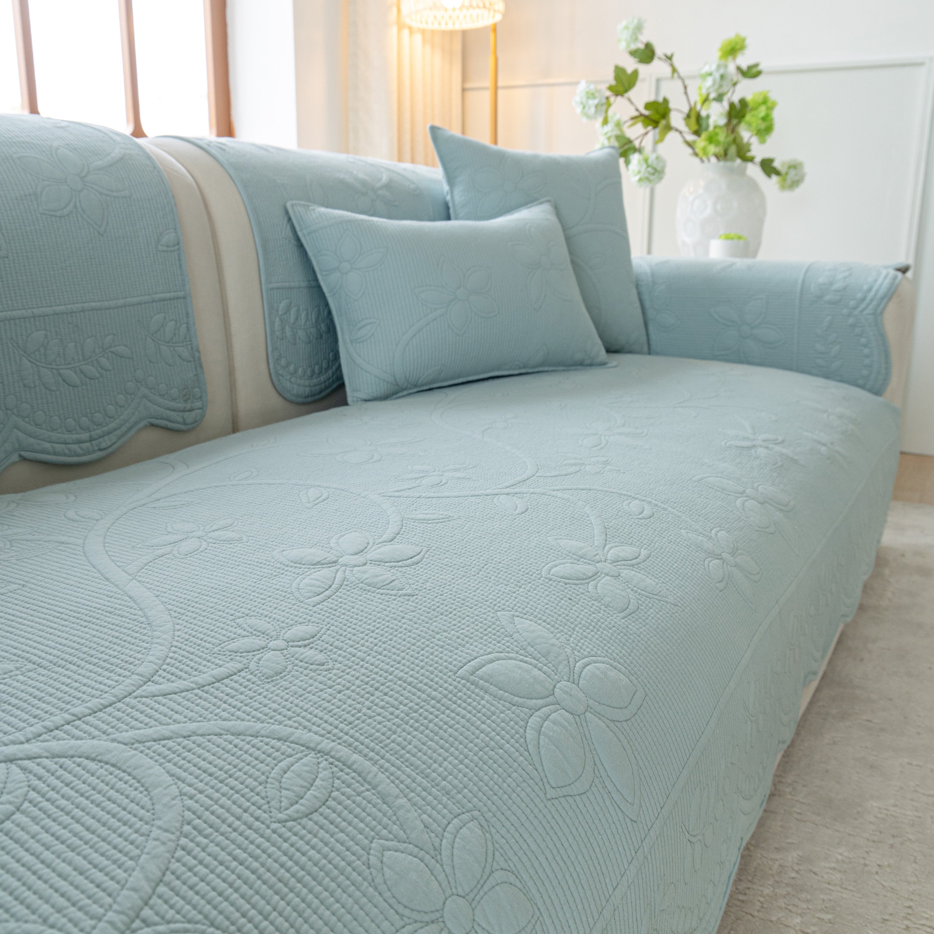 Floral Cotton Quilted Sofa Cover, Non-slip Couch Protector With Scalloped Edges