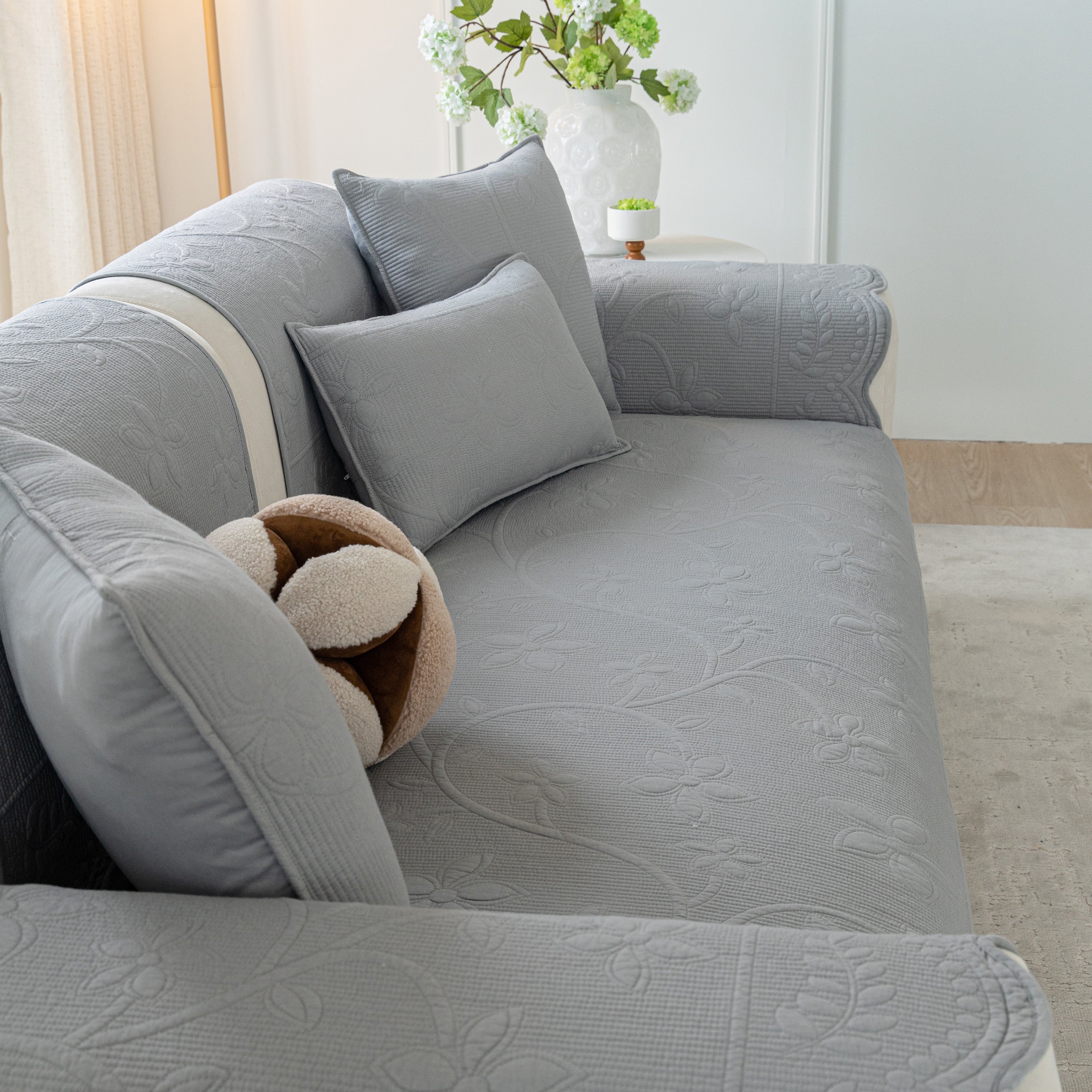Floral Cotton Quilted Sofa Cover, Non-slip Couch Protector With Scalloped Edges
