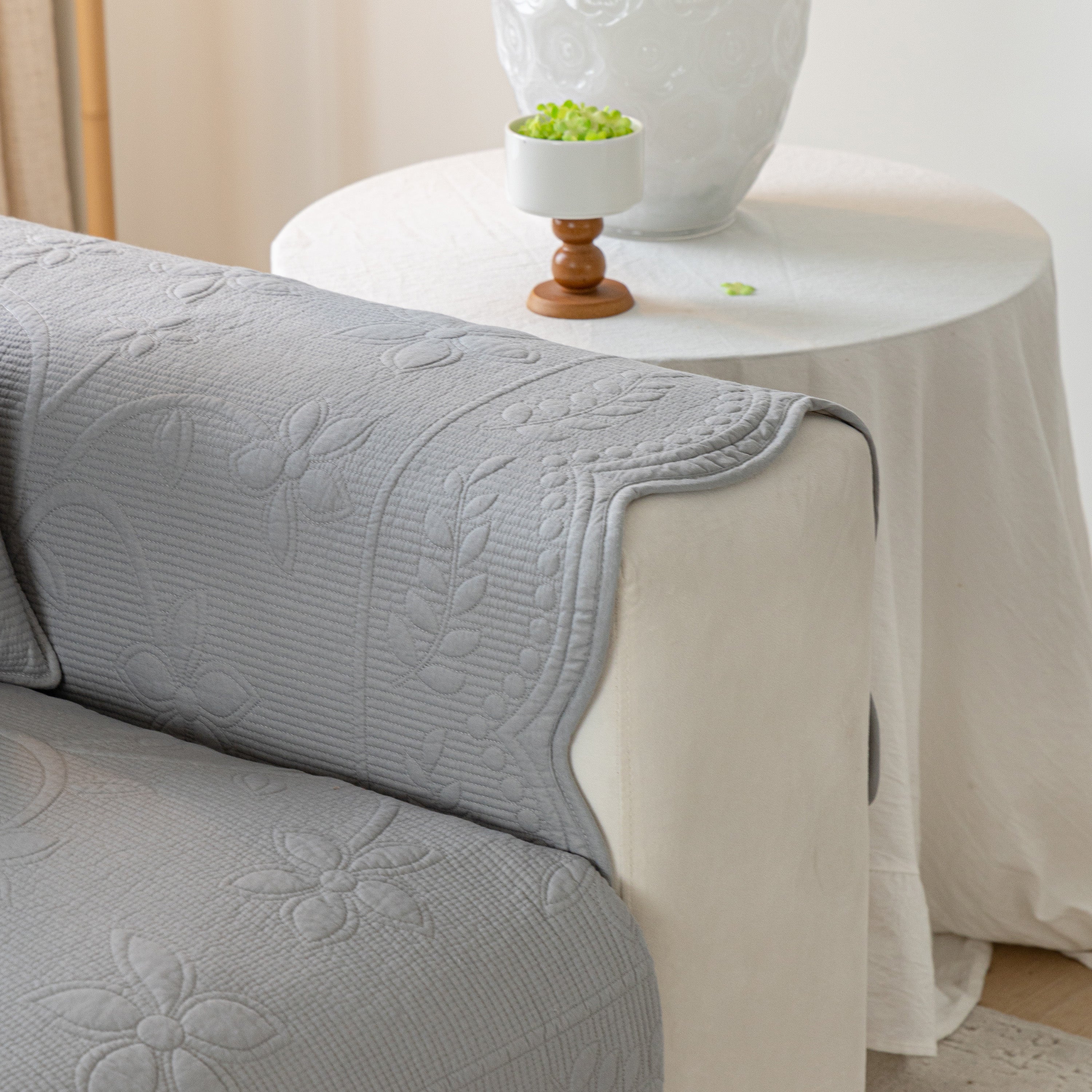 Floral Cotton Quilted Sofa Cover, Non-slip Couch Protector With Scalloped Edges