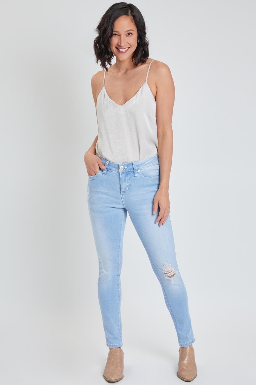 Women's WannaBettaButt Mid Rise Skinny Jean