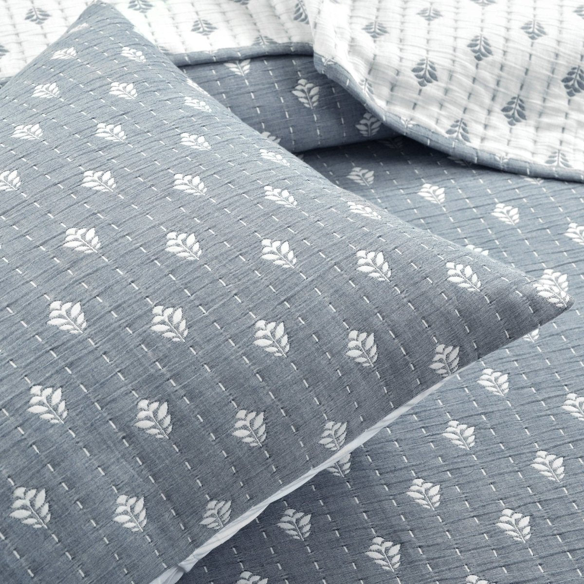 Hygge Kantha Pick Stitch Yarn Dyed Cotton Jacquard Quilt/coverlet Set