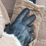 Isotoner Signature Unisex Sleekheat Stretch Leather Touchscreen Gloves Black Size Regular
