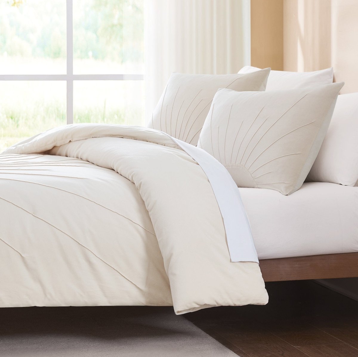 Solar Drift Velvet Comforter Set