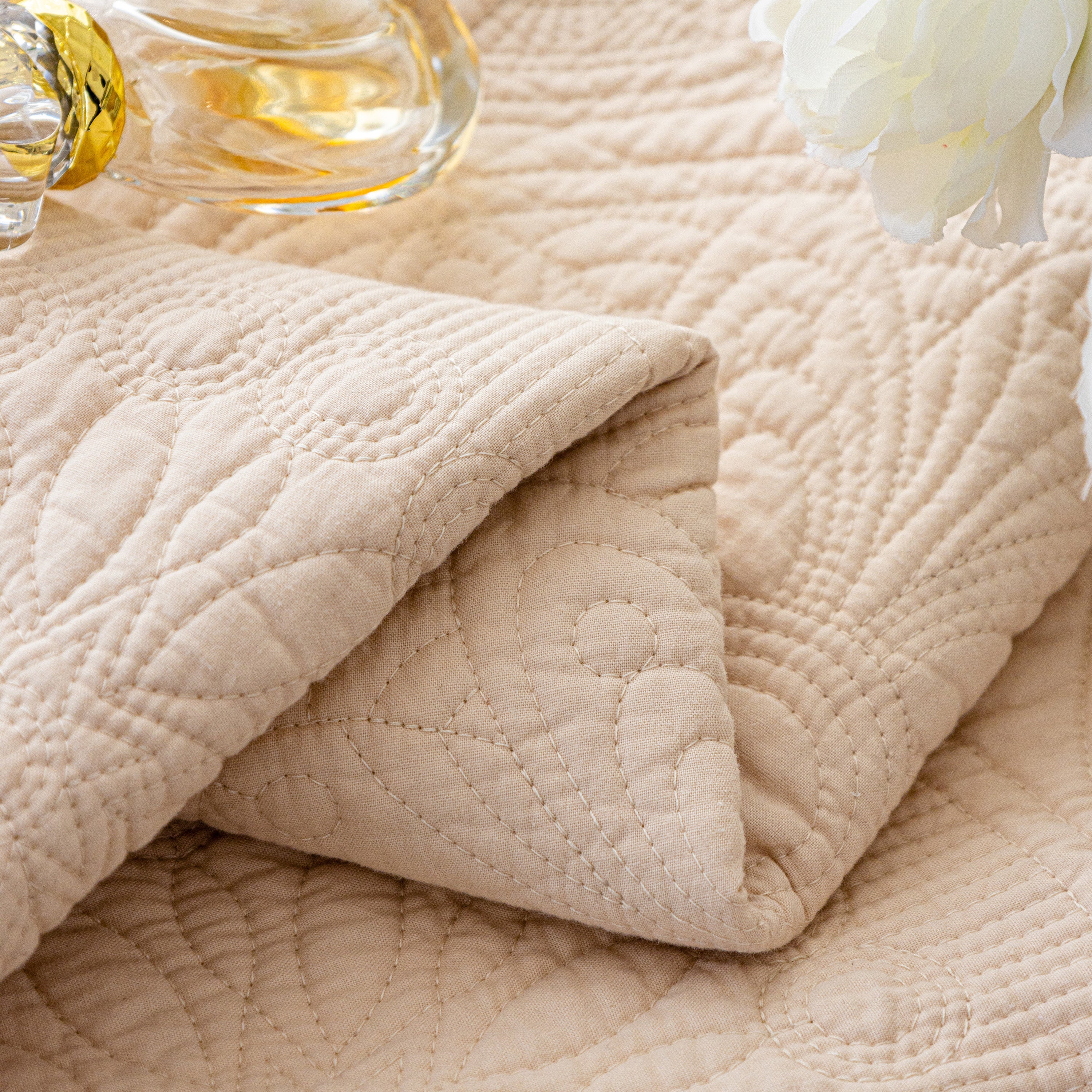 Cotton Quilted Sofa Cover, Non-slip Couch Protector Fits Backrest, Seat & Armrest