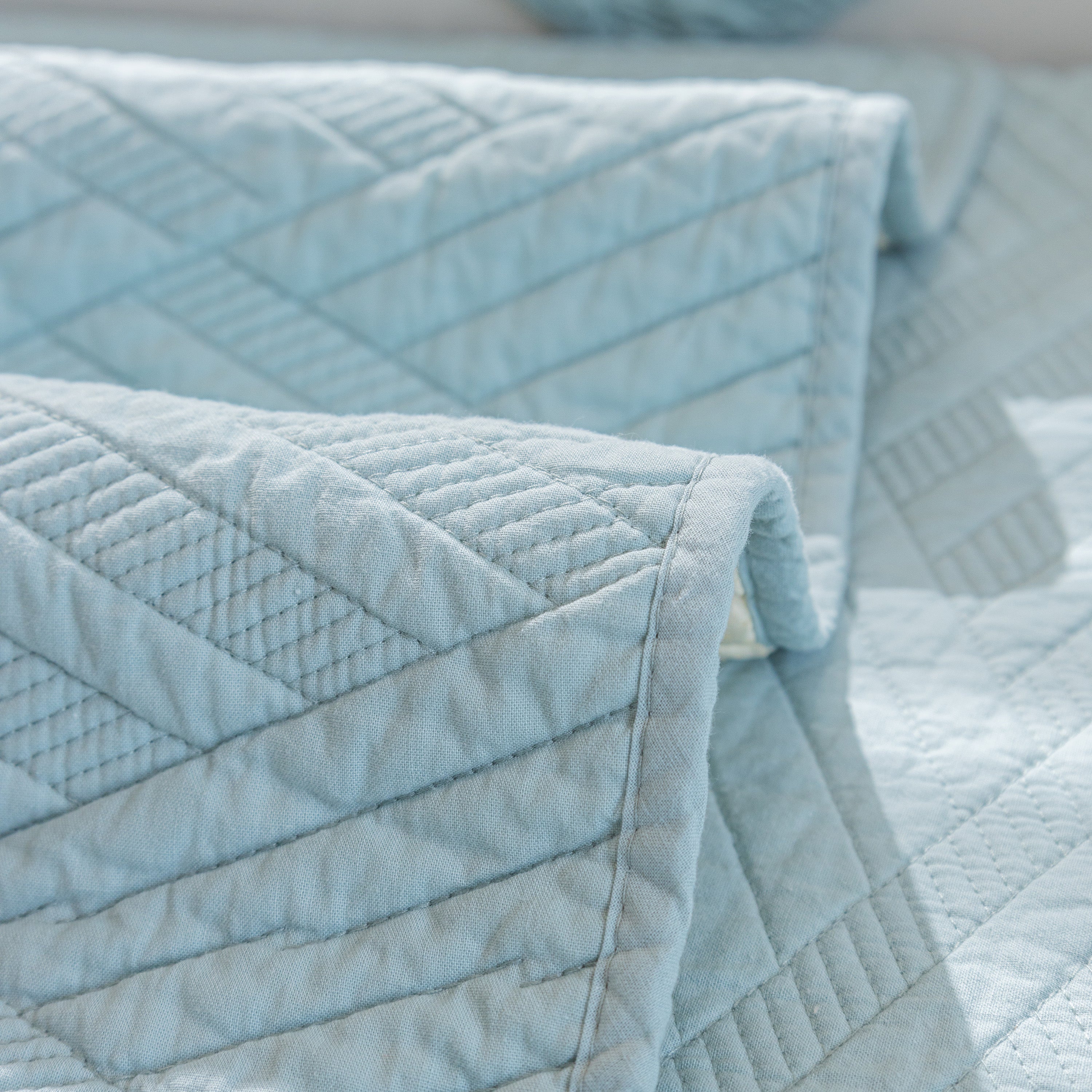 Quilted Geometric Cotton Sofa Cover, Non-slip & Thick Padded Furniture Covers