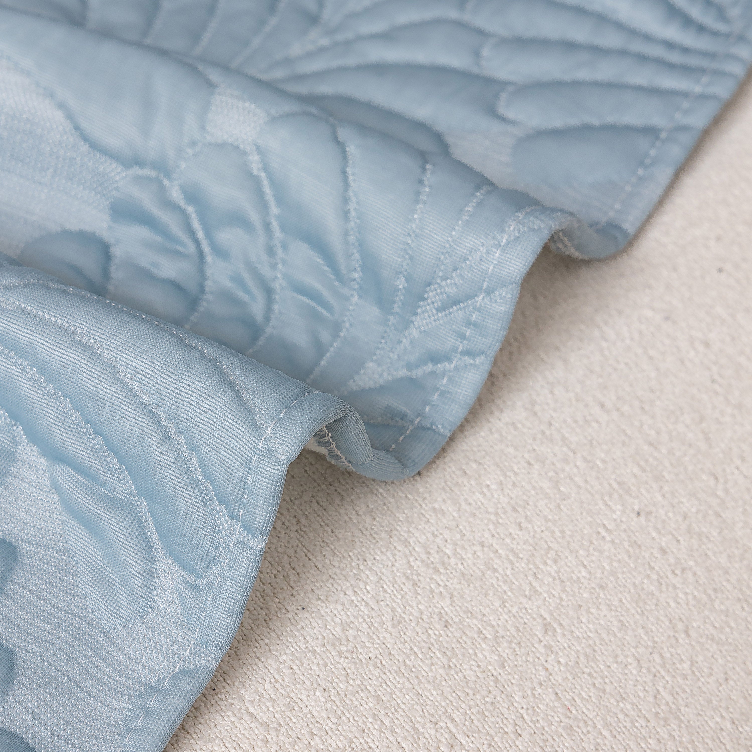 Cooling Quilted Non-slip Furniture Protector For Pets & Kids, Washable Sofa Slipcover