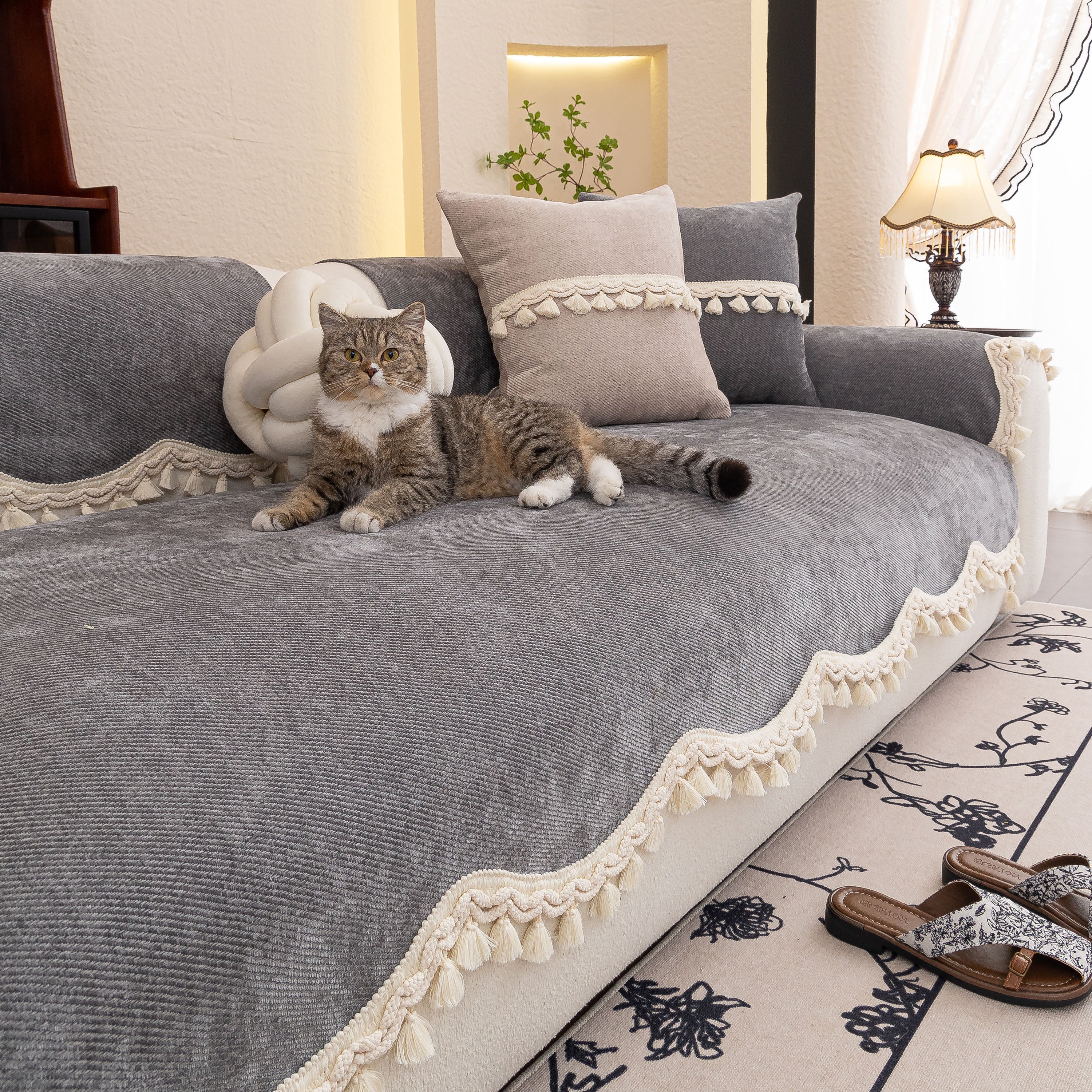 Chenille Sofa Cover Towel – Non-slip, Washable Pets Couch Protector With Tassels