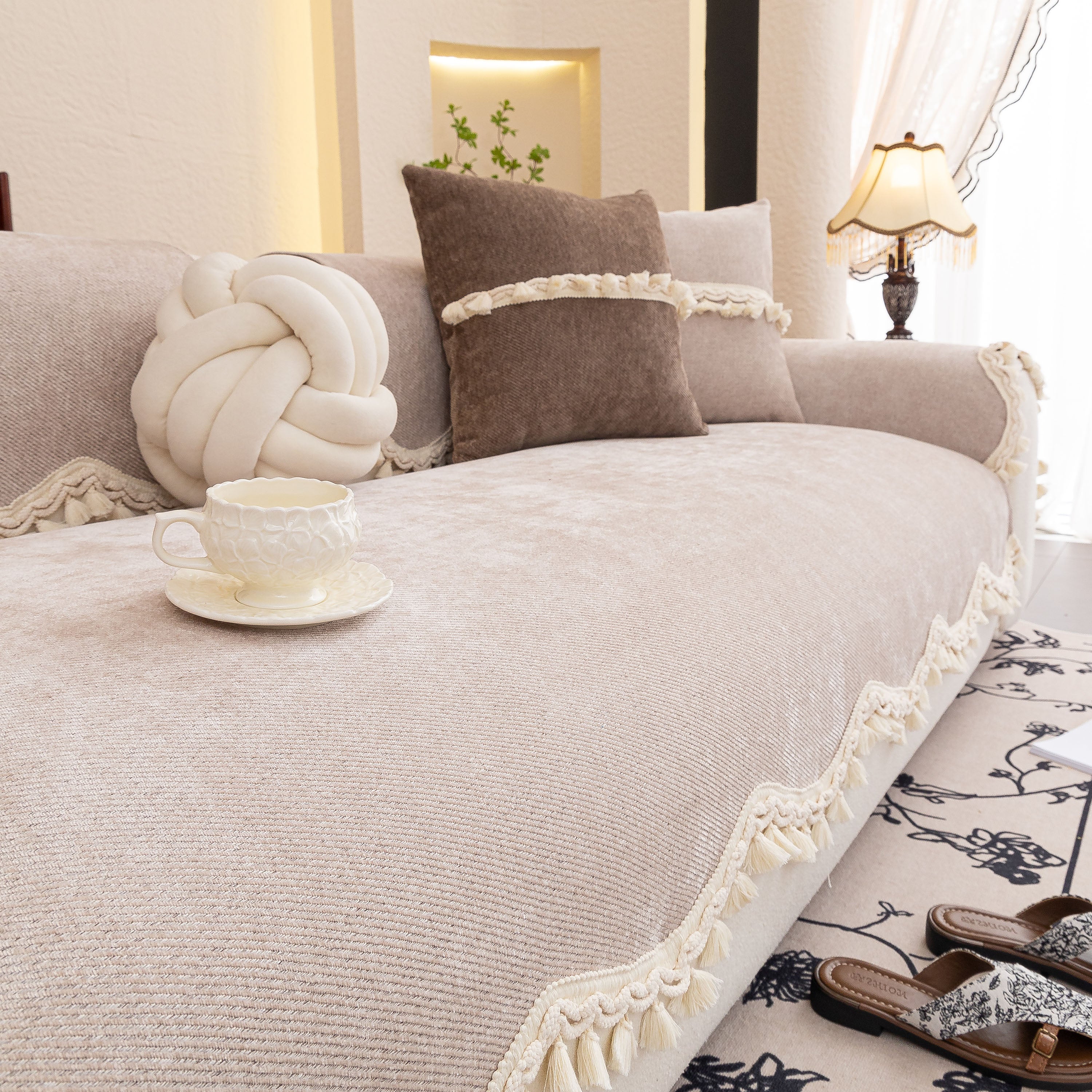 Chenille Sofa Cover Towel – Non-slip, Washable Pets Couch Protector With Tassels