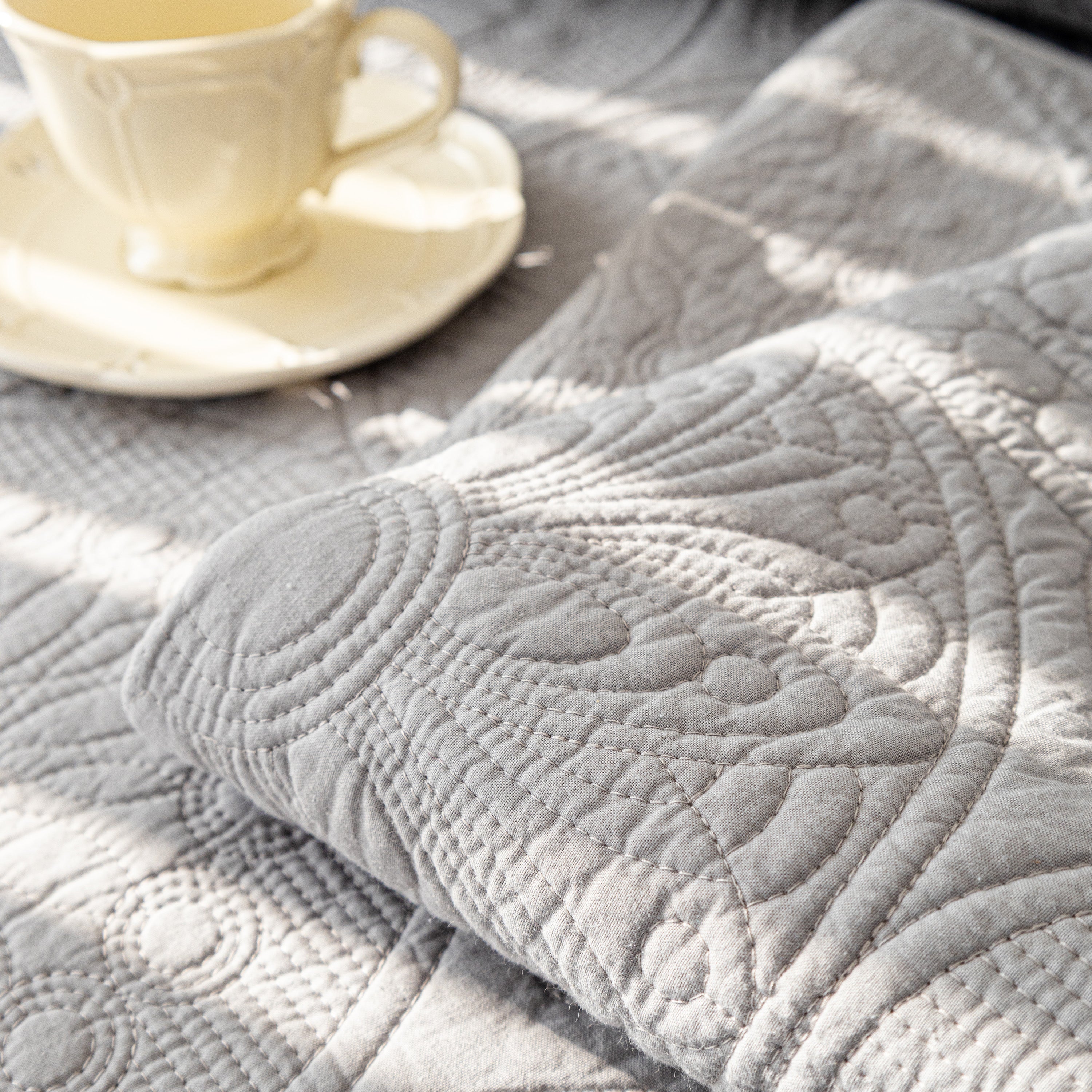 Cotton Quilted Sofa Cover, Non-slip Couch Protector Fits Backrest, Seat & Armrest