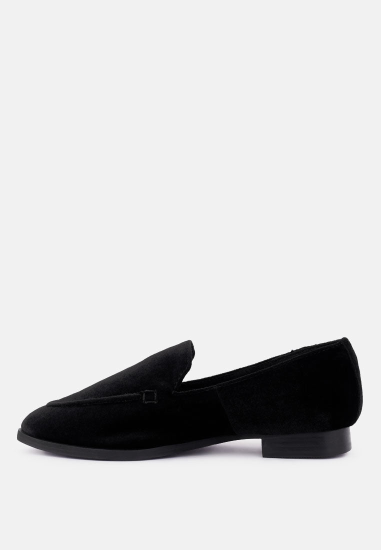 Luxe-lap Velvet Handcrafted Loafers