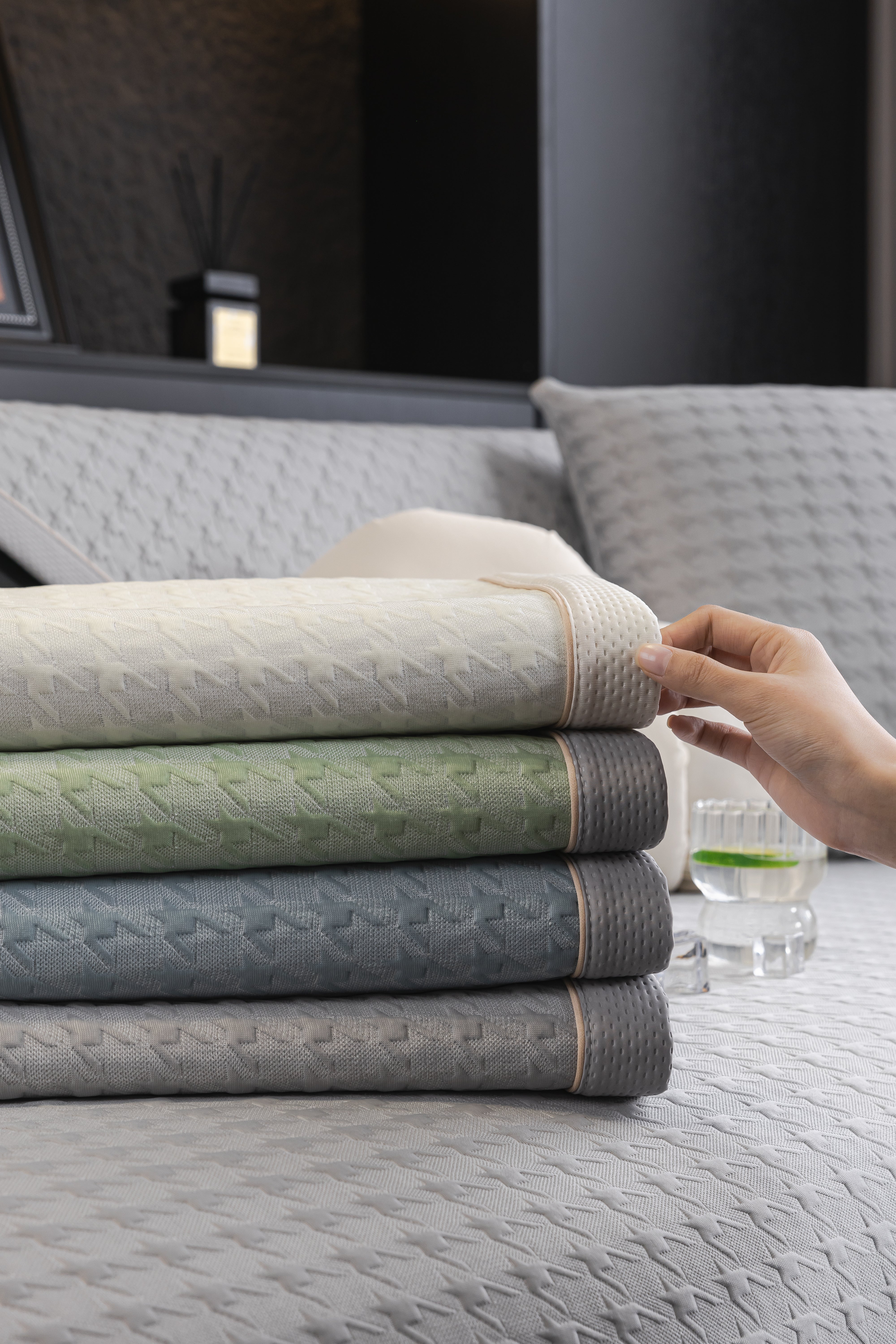 Houndstooth Ice Silk Breathable Sofa Cover, Modern Non-slip Summer Couch Protector
