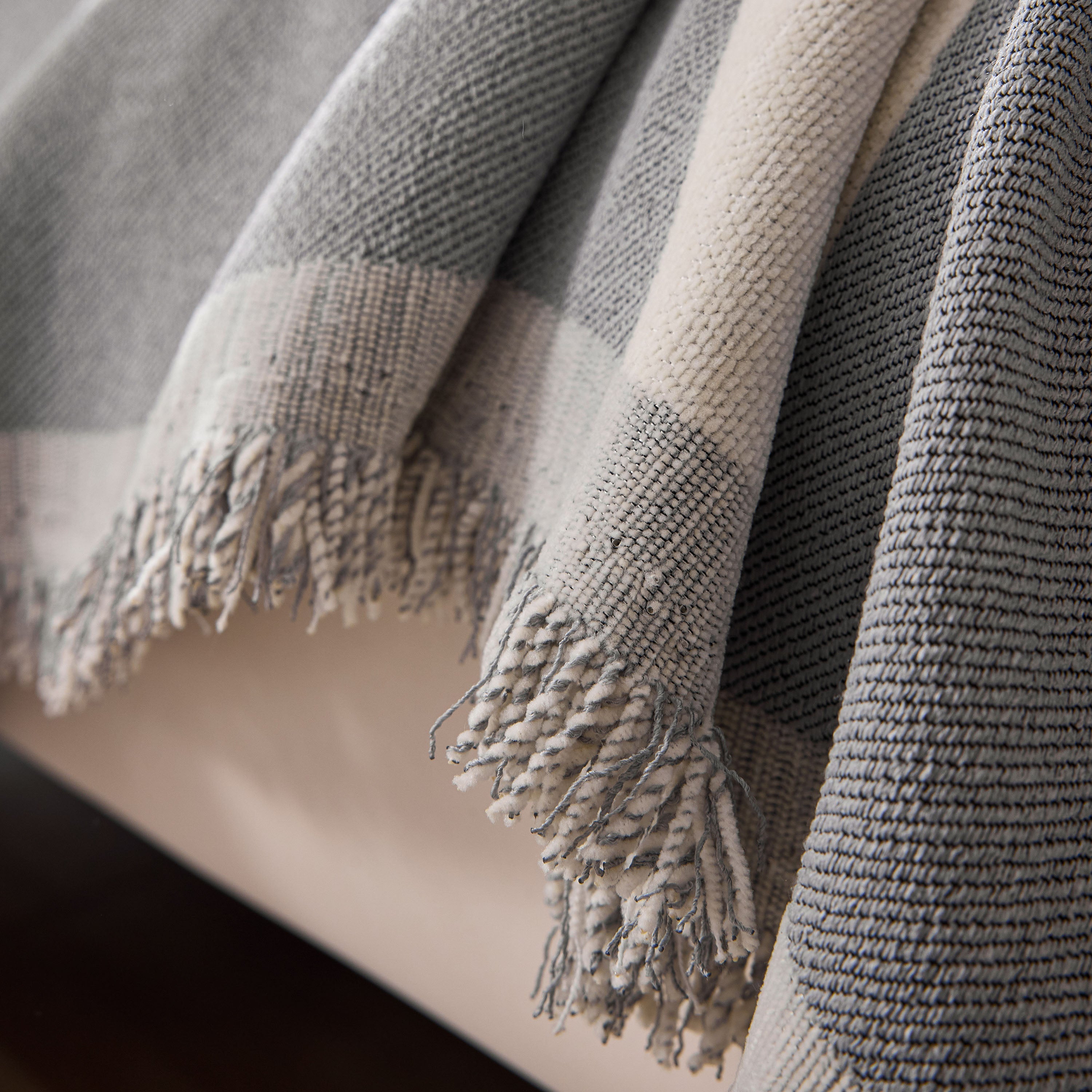 Modern Abstract Chenille Sofa Cover, Large Soft Throw Blanket With Tassels For Couch