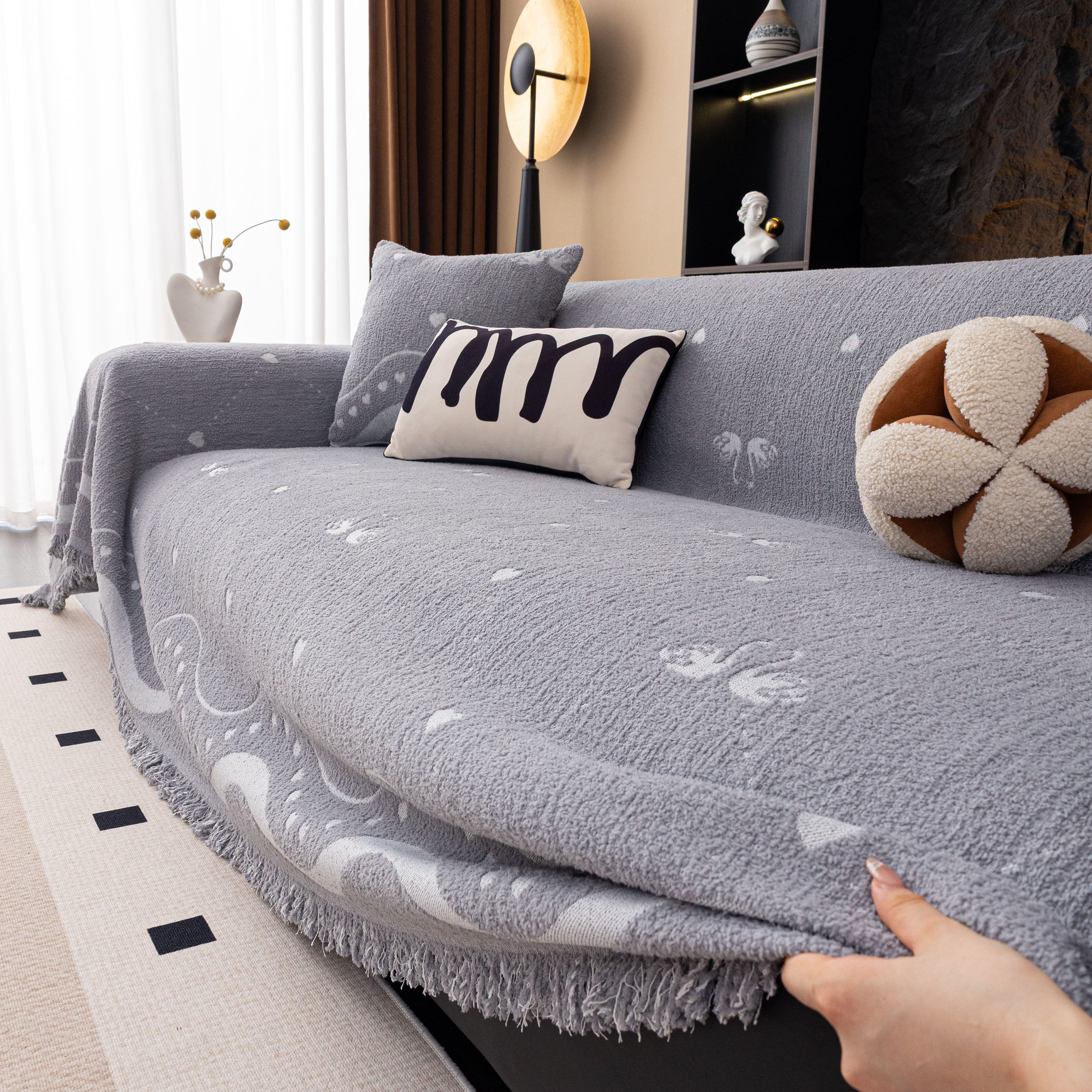 Luxurious Jacquard Couch Cover, Snag-resistant Pet Friendly Couch Throw With Fringe