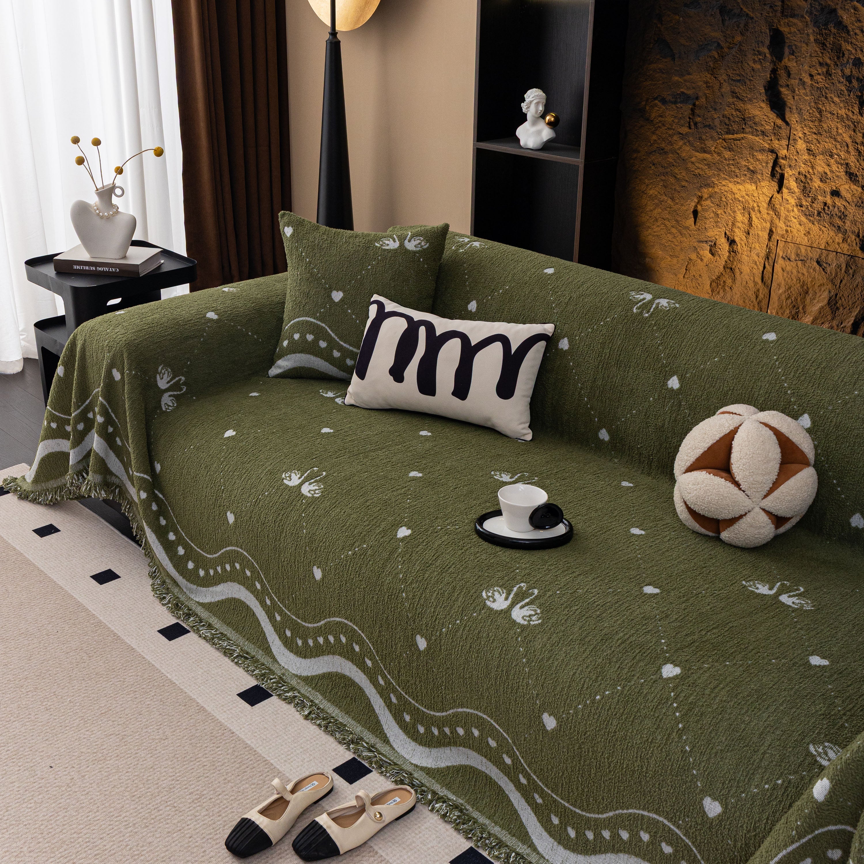 Luxurious Jacquard Couch Cover, Snag-resistant Pet Friendly Couch Throw With Fringe
