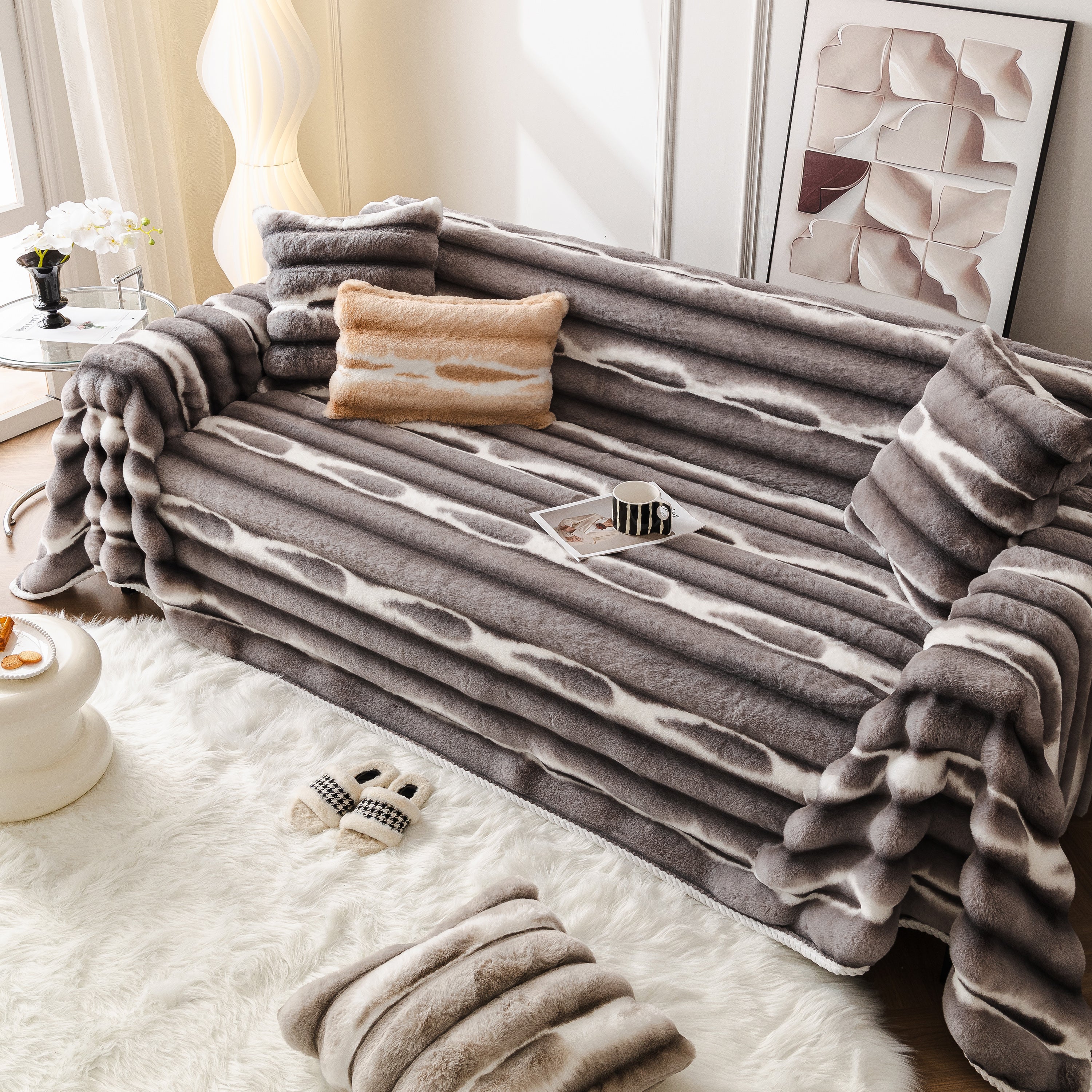 Ultra Soft Faux Fur Couch Cover – Large, Fluffy, And Elegant Sofa Throw Blanket