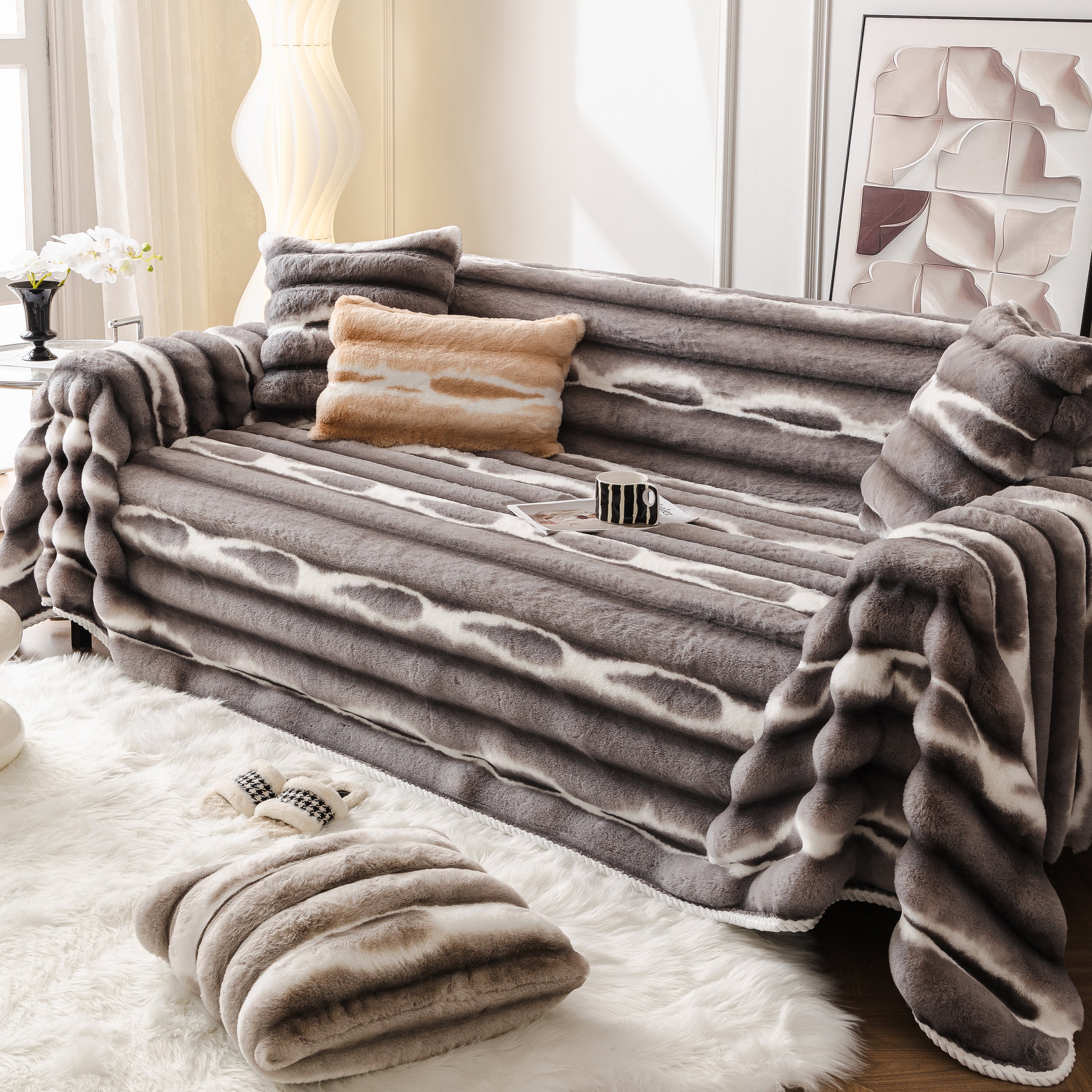 Ultra Soft Faux Fur Couch Cover – Large, Fluffy, And Elegant Sofa Throw Blanket