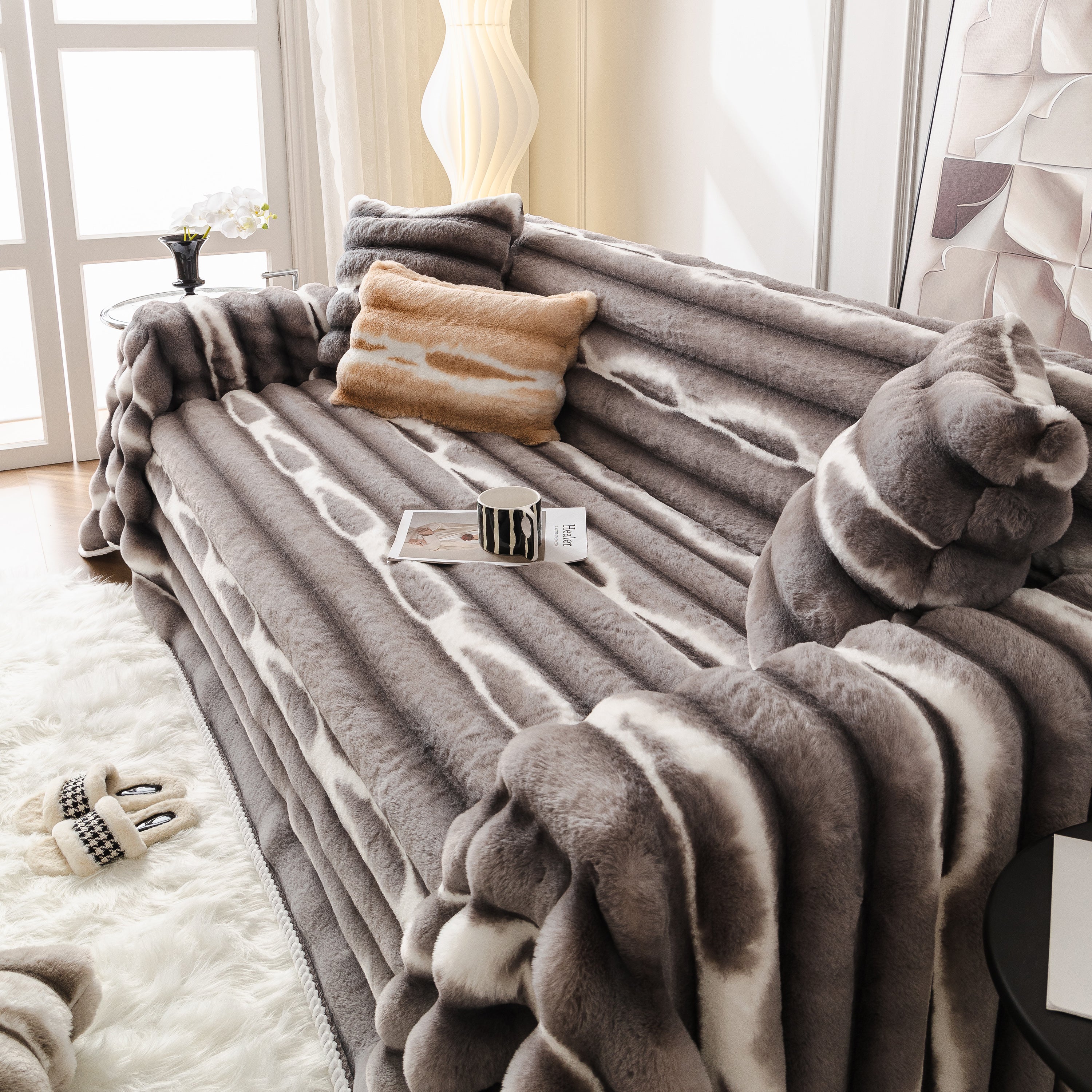 Ultra Soft Faux Fur Couch Cover – Large, Fluffy, And Elegant Sofa Throw Blanket