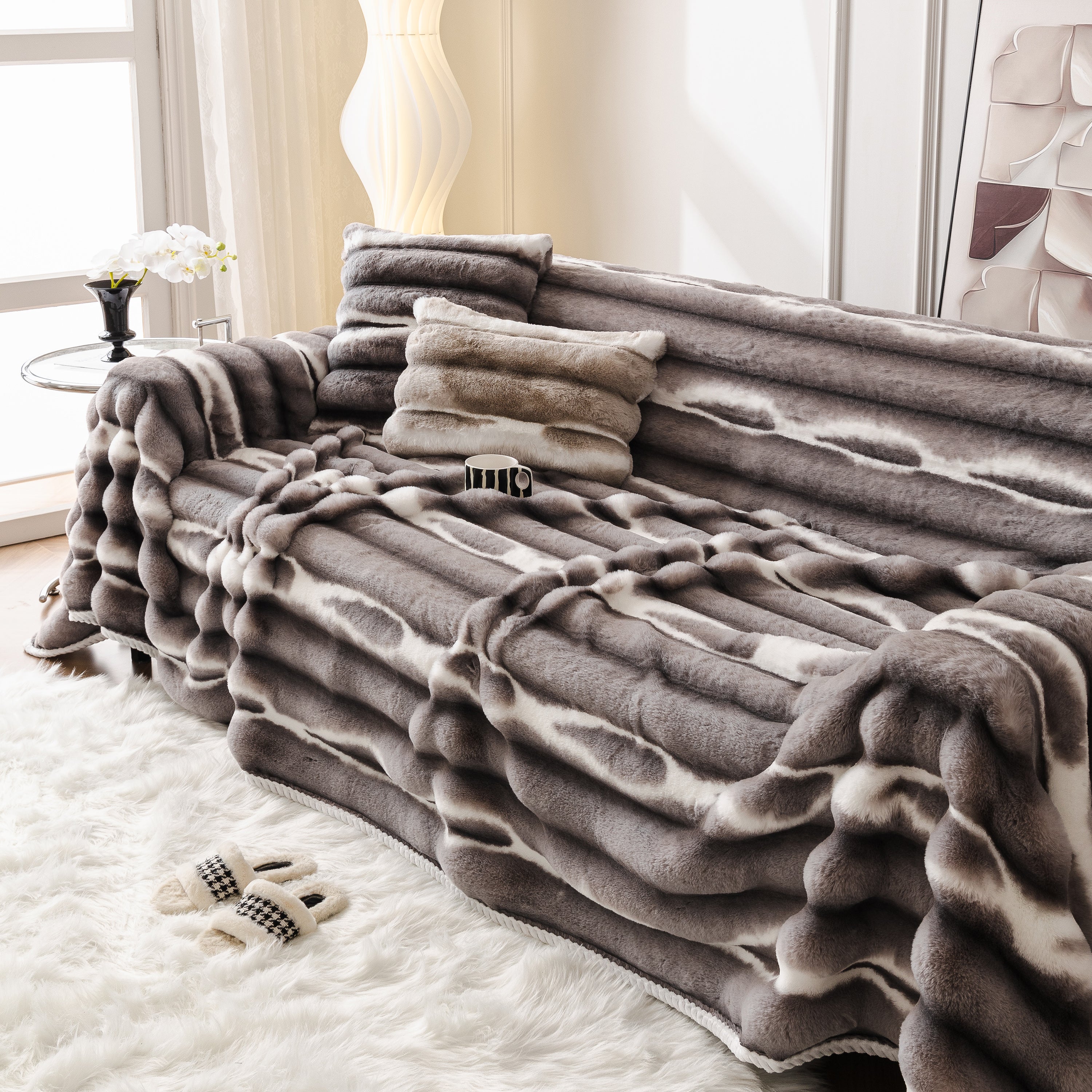 Ultra Soft Faux Fur Couch Cover – Large, Fluffy, And Elegant Sofa Throw Blanket