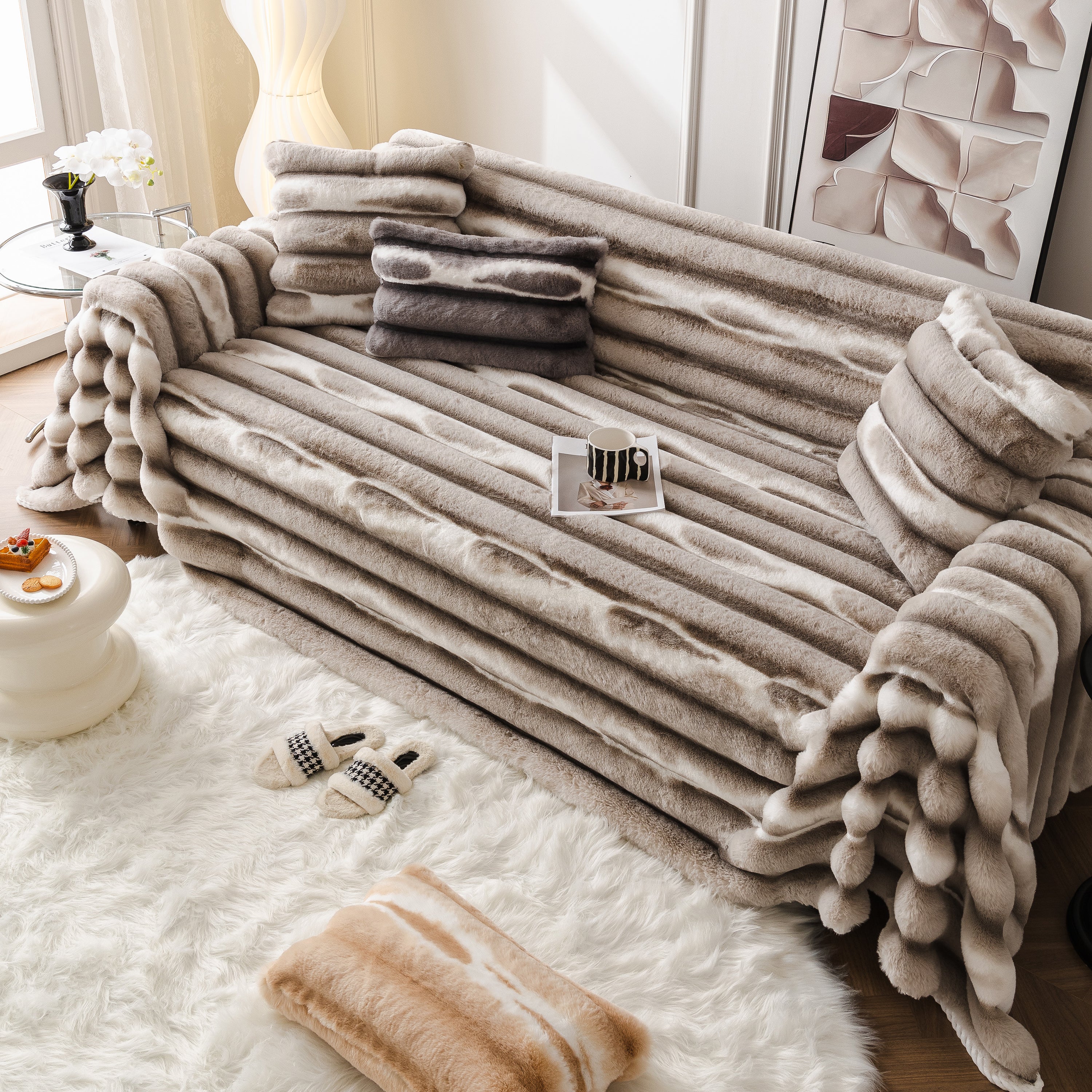 Ultra Soft Faux Fur Couch Cover – Large, Fluffy, And Elegant Sofa Throw Blanket