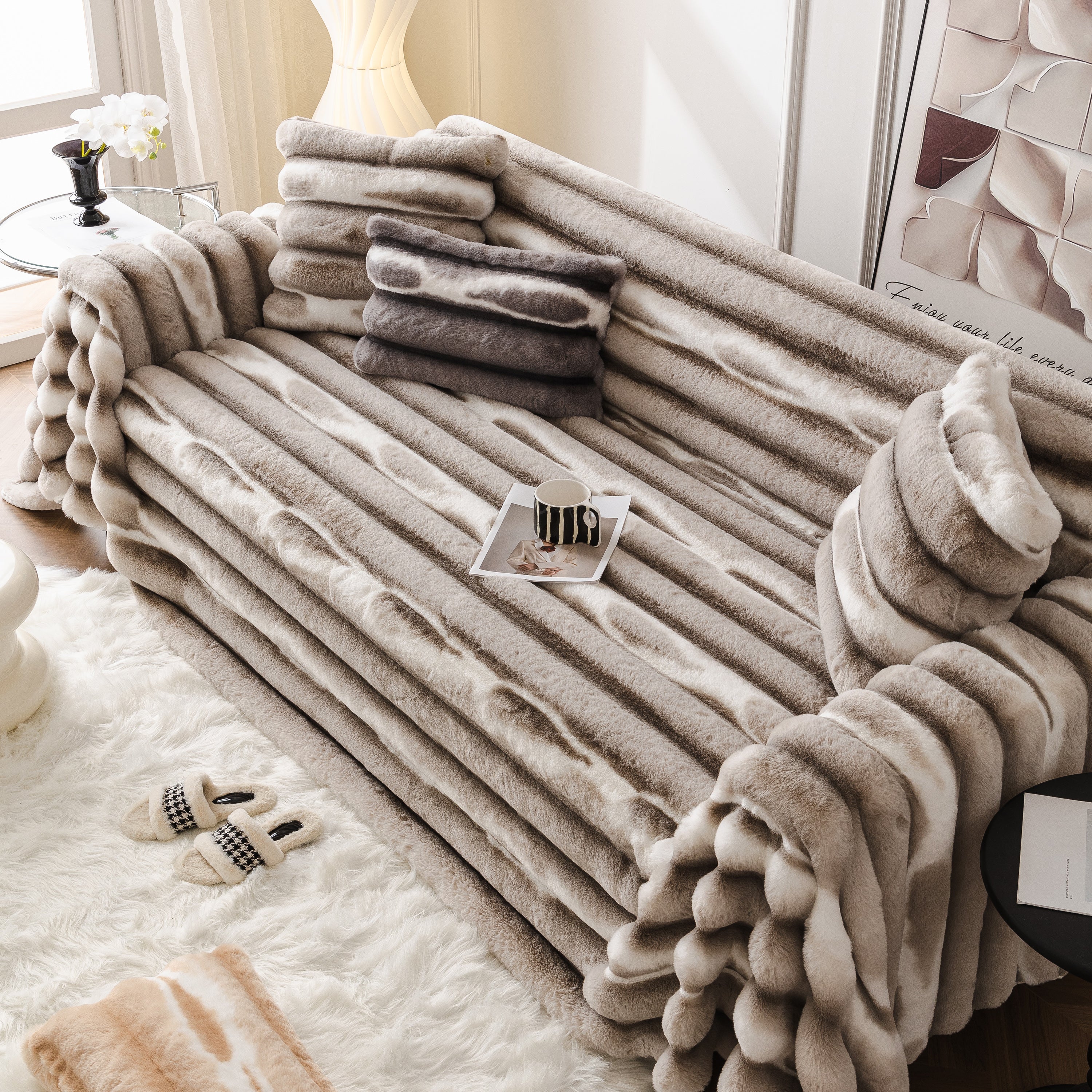 Ultra Soft Faux Fur Couch Cover – Large, Fluffy, And Elegant Sofa Throw Blanket