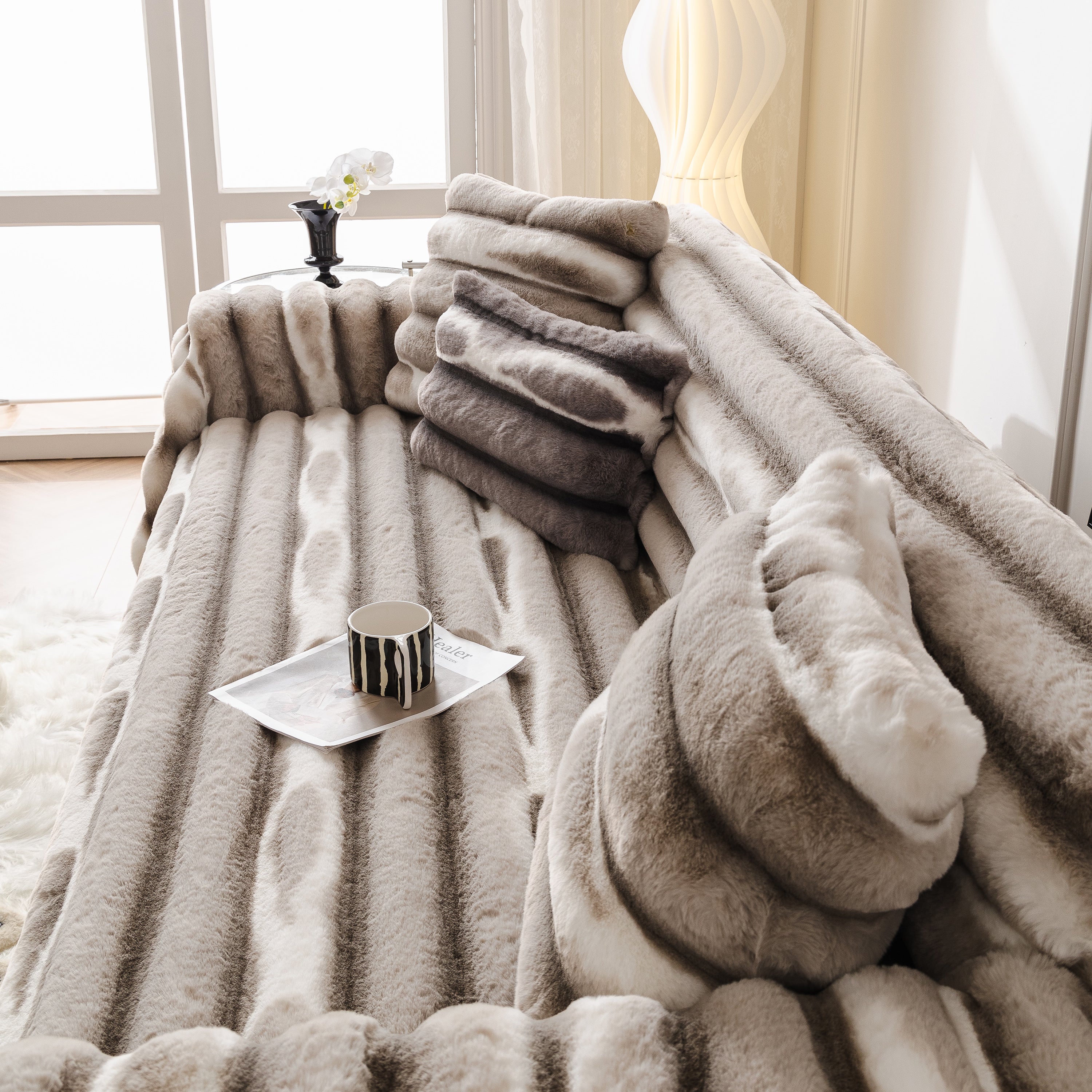 Ultra Soft Faux Fur Couch Cover – Large, Fluffy, And Elegant Sofa Throw Blanket