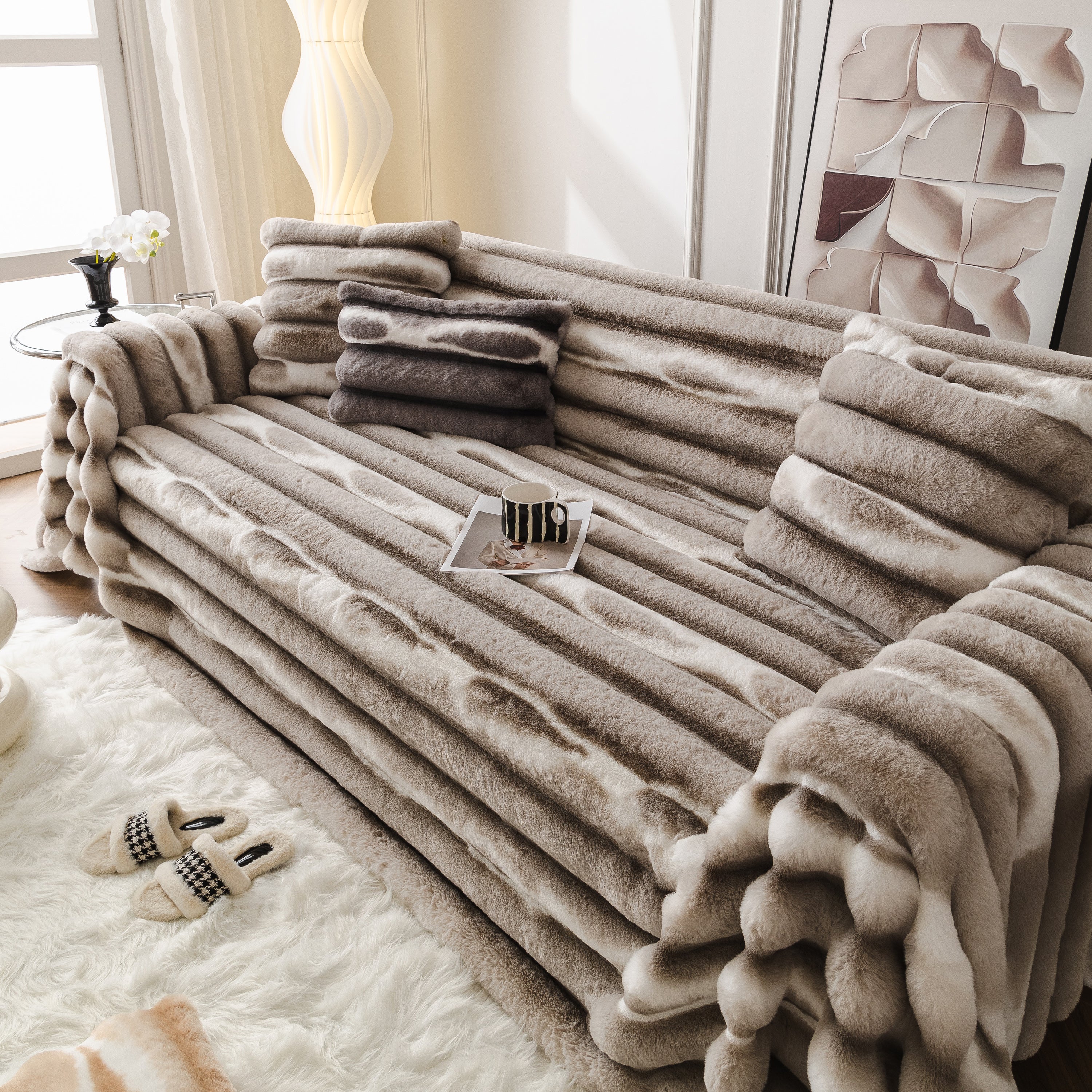 Ultra Soft Faux Fur Couch Cover – Large, Fluffy, And Elegant Sofa Throw Blanket