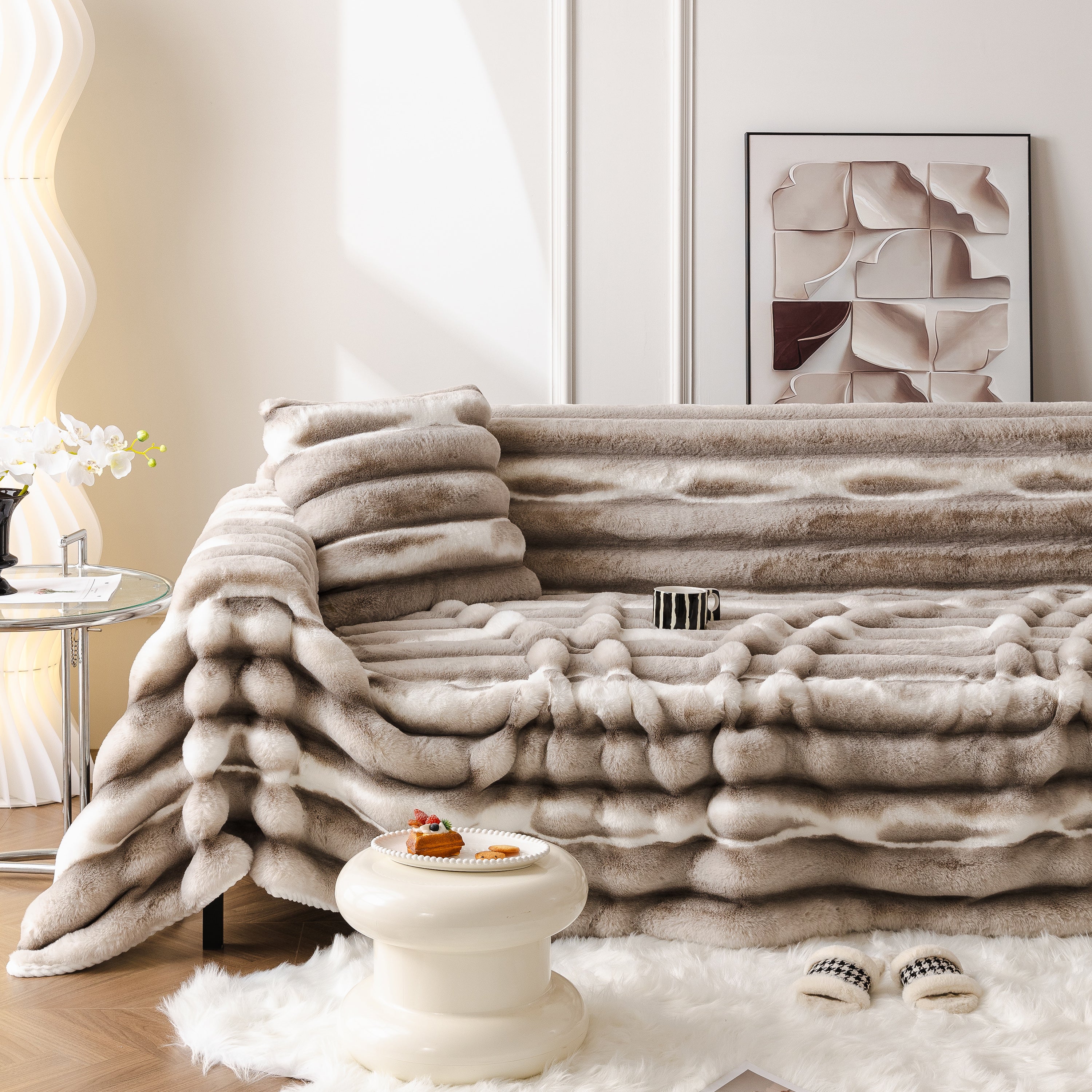 Ultra Soft Faux Fur Couch Cover – Large, Fluffy, And Elegant Sofa Throw Blanket