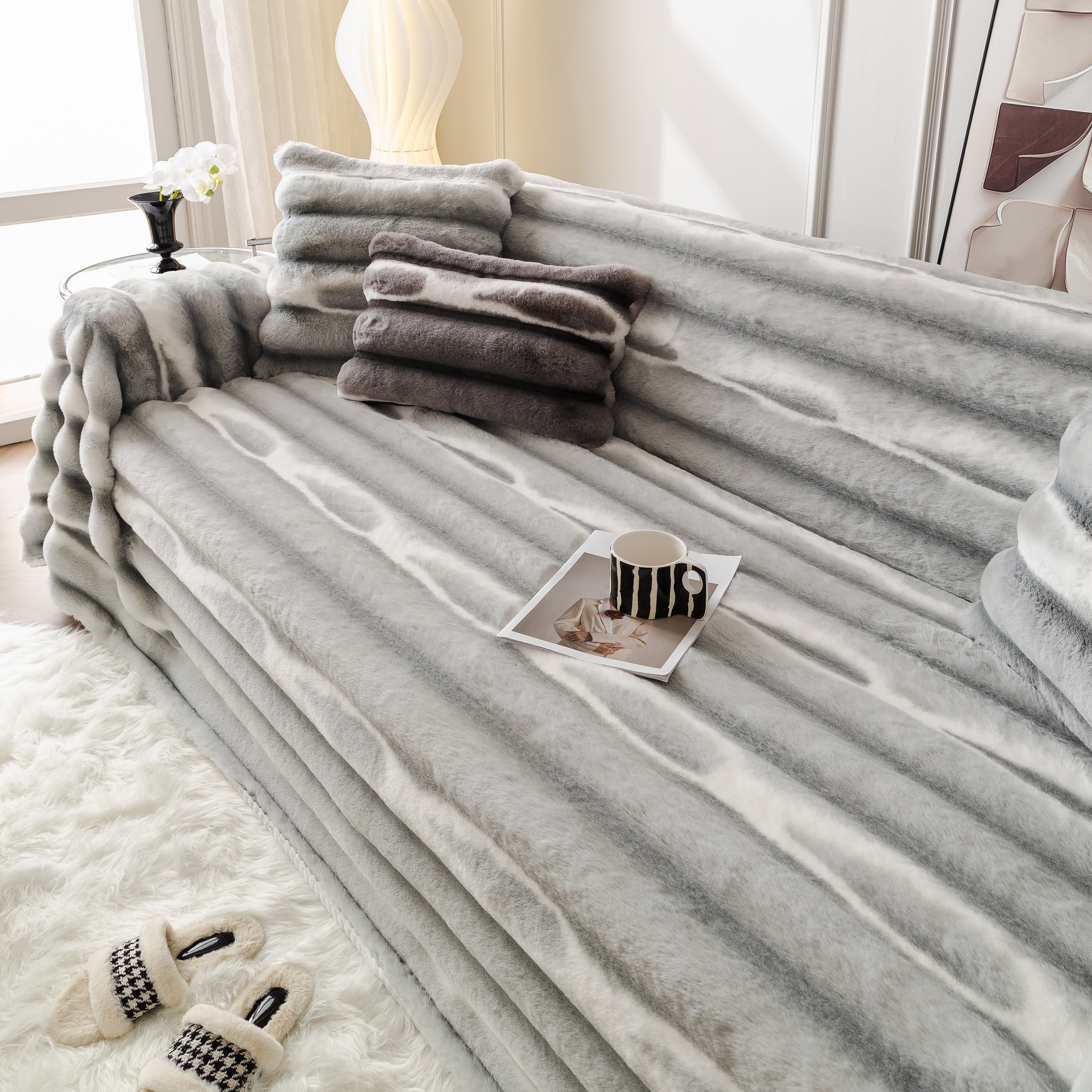 Ultra Soft Faux Fur Couch Cover – Large, Fluffy, And Elegant Sofa Throw Blanket