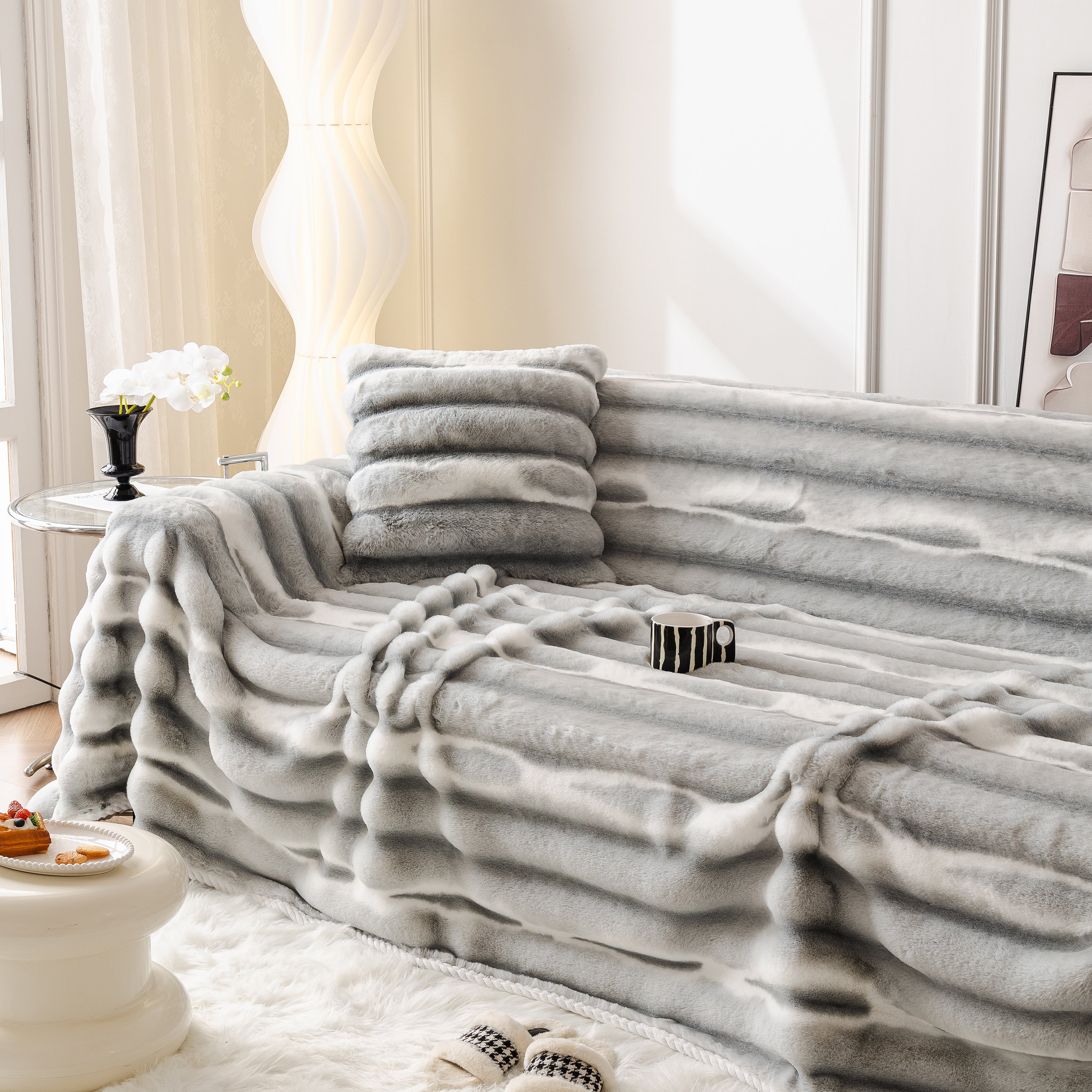 Ultra Soft Faux Fur Couch Cover – Large, Fluffy, And Elegant Sofa Throw Blanket