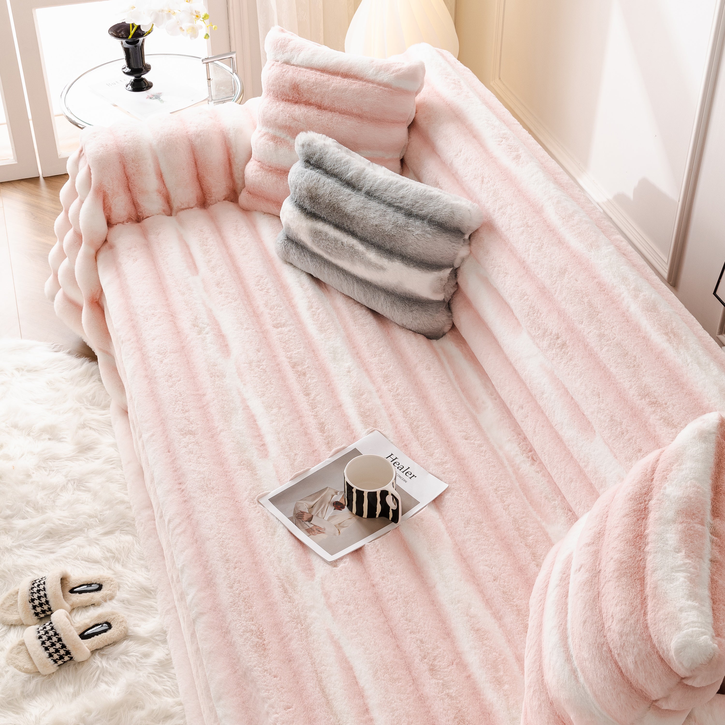 Ultra Soft Faux Fur Couch Cover – Large, Fluffy, And Elegant Sofa Throw Blanket