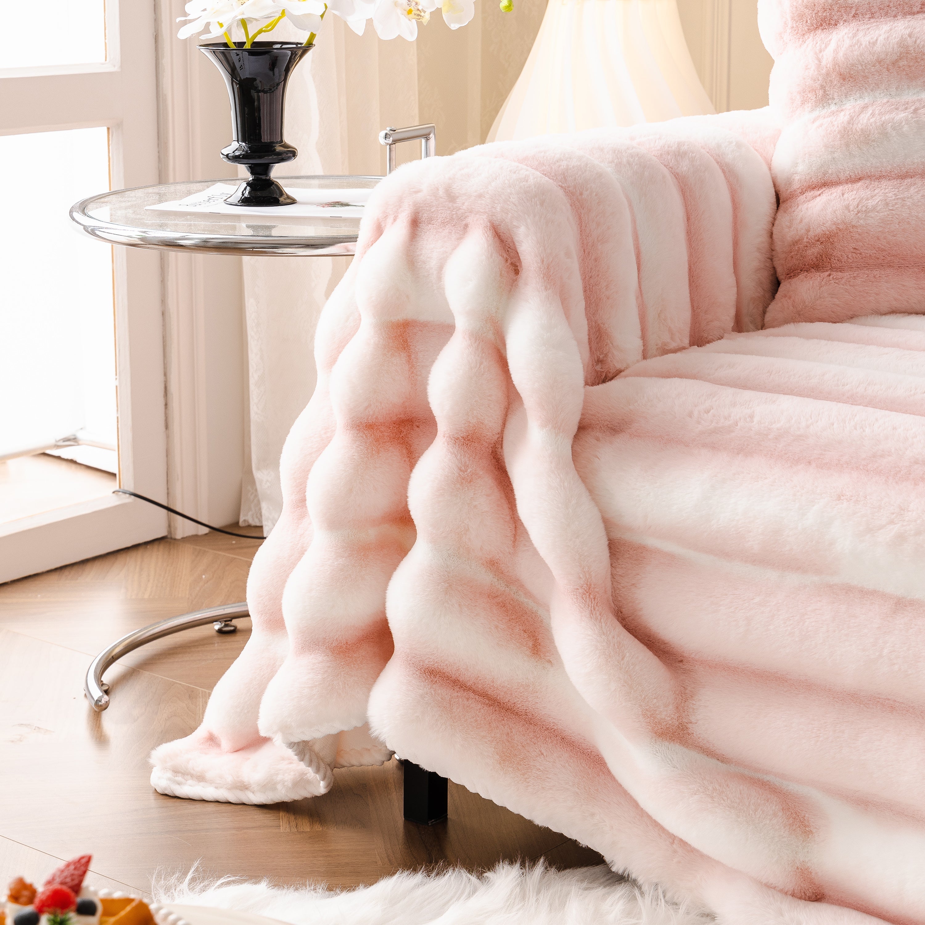 Ultra Soft Faux Fur Couch Cover – Large, Fluffy, And Elegant Sofa Throw Blanket
