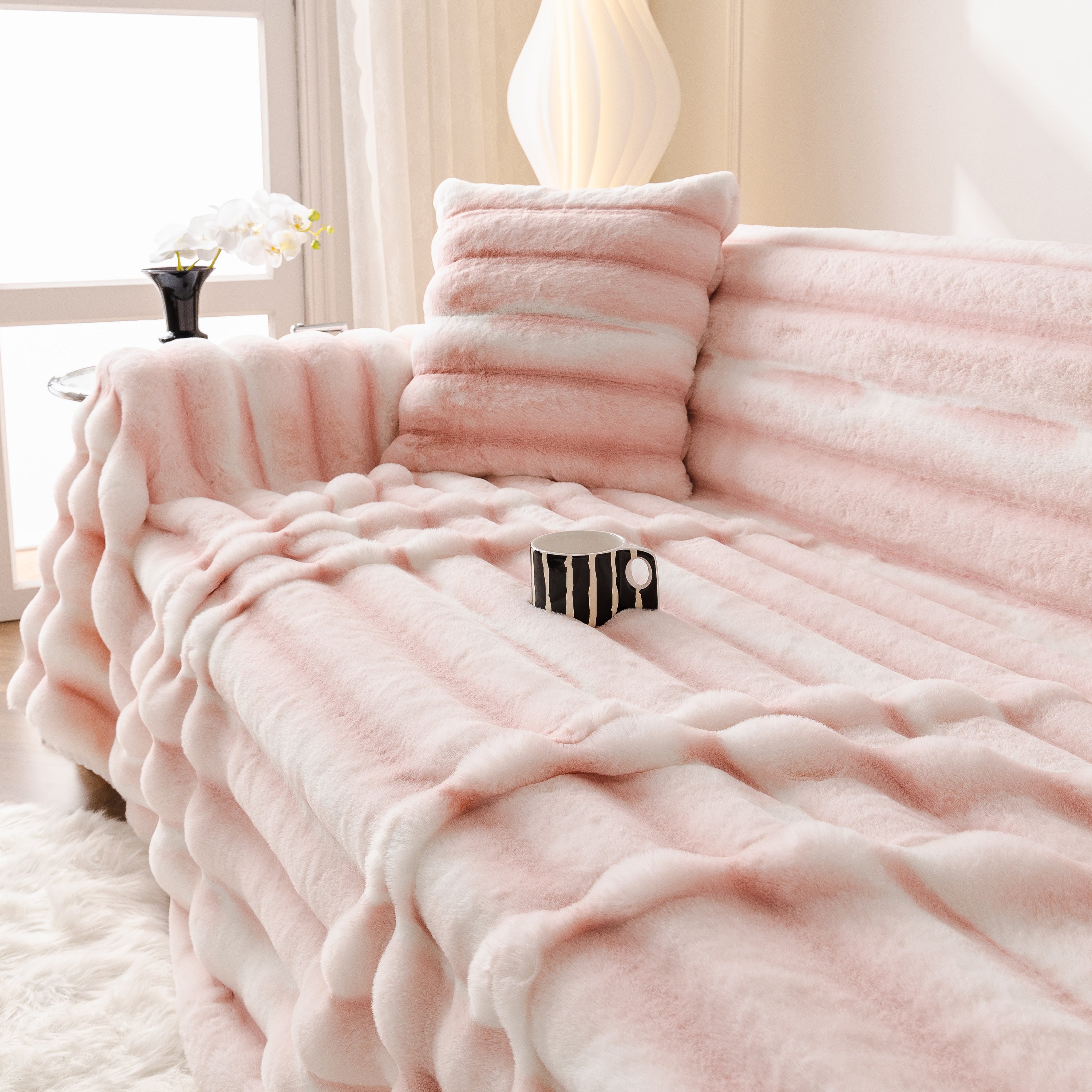 Ultra Soft Faux Fur Couch Cover – Large, Fluffy, And Elegant Sofa Throw Blanket