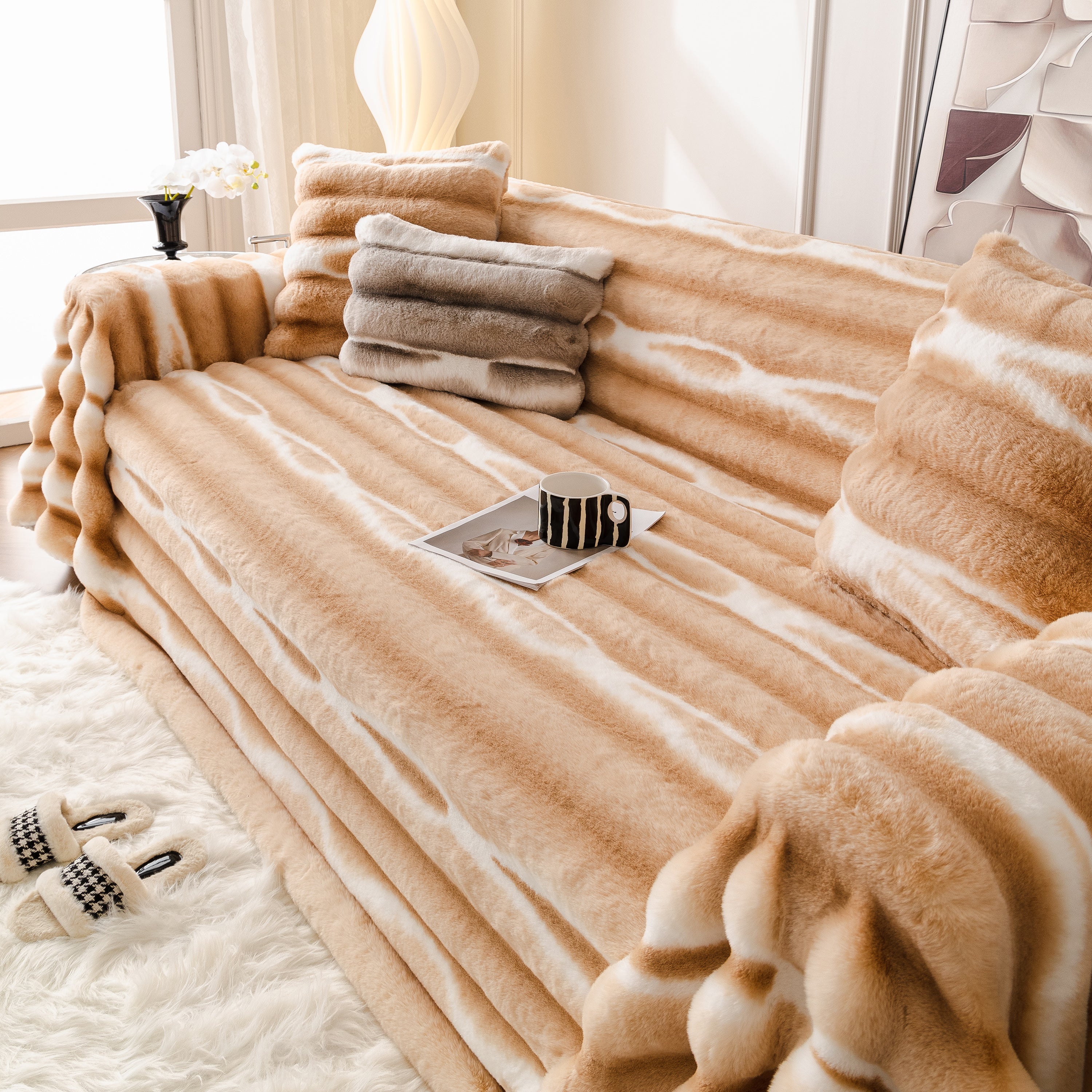 Ultra Soft Faux Fur Couch Cover – Large, Fluffy, And Elegant Sofa Throw Blanket