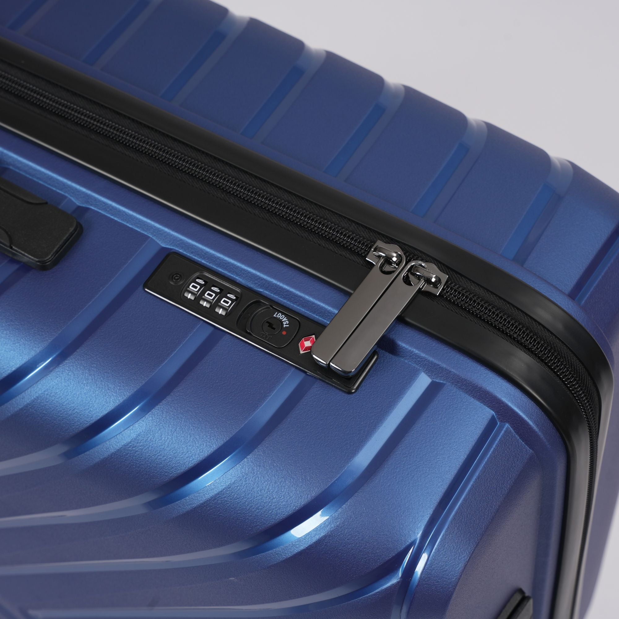 Blue Hardcase Roller Luggage Set (28', 24' And 20')