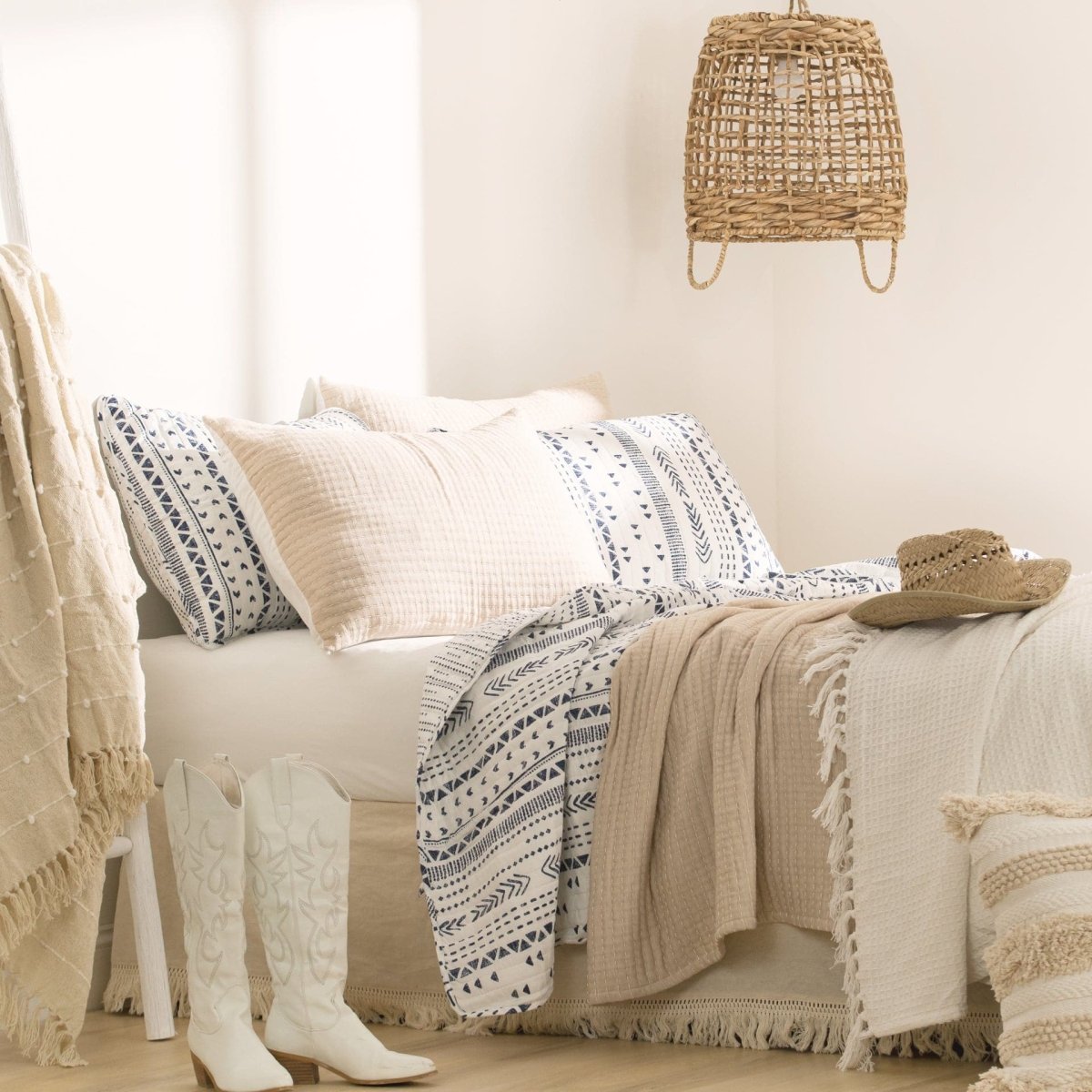 Solid Kantha Pick Stitch Yarn Dyed Cotton Woven Quilt/coverlet Set