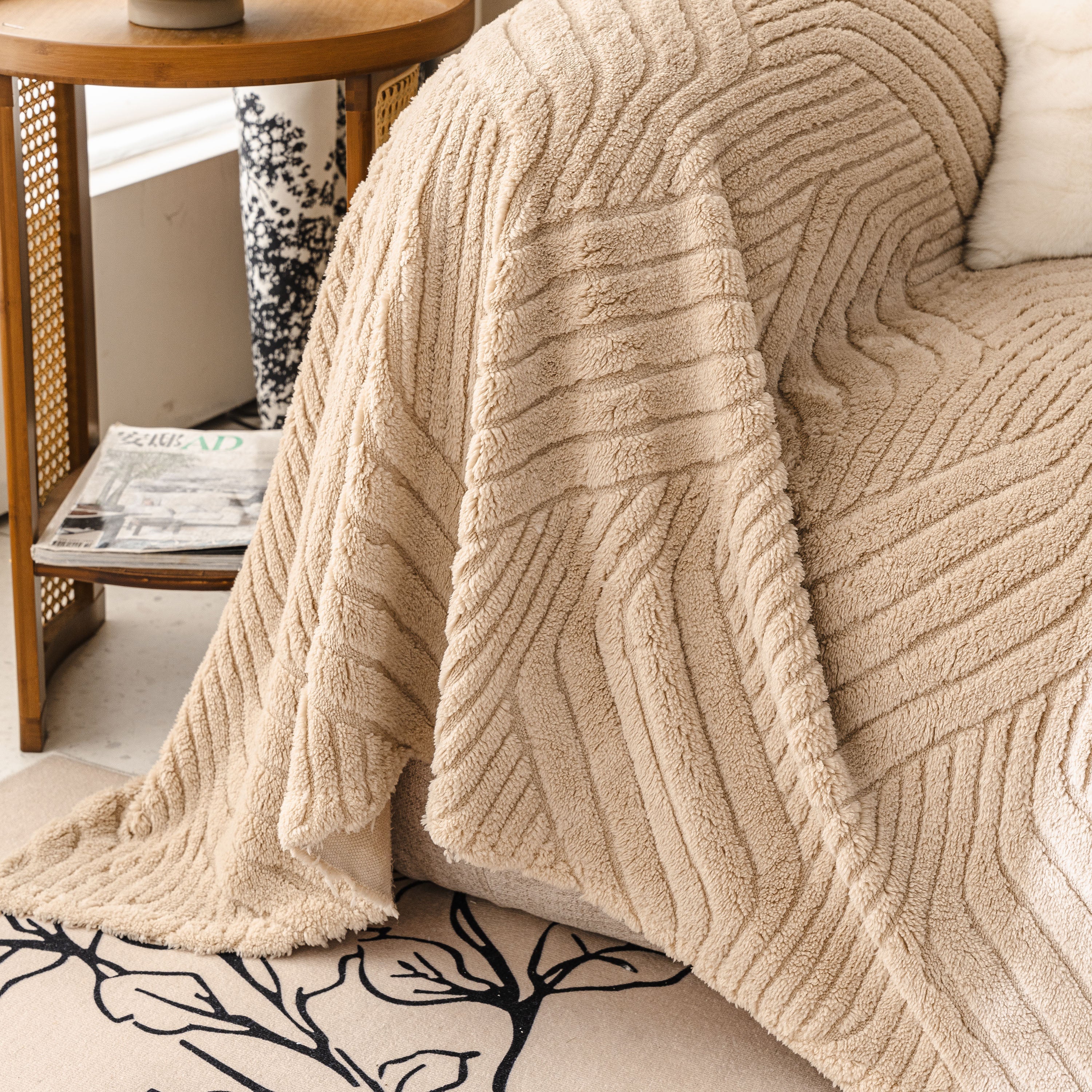 Plush Fleece Washable Sofa Throw Blanket, Soft & Cozy Furniture Protector For Couch