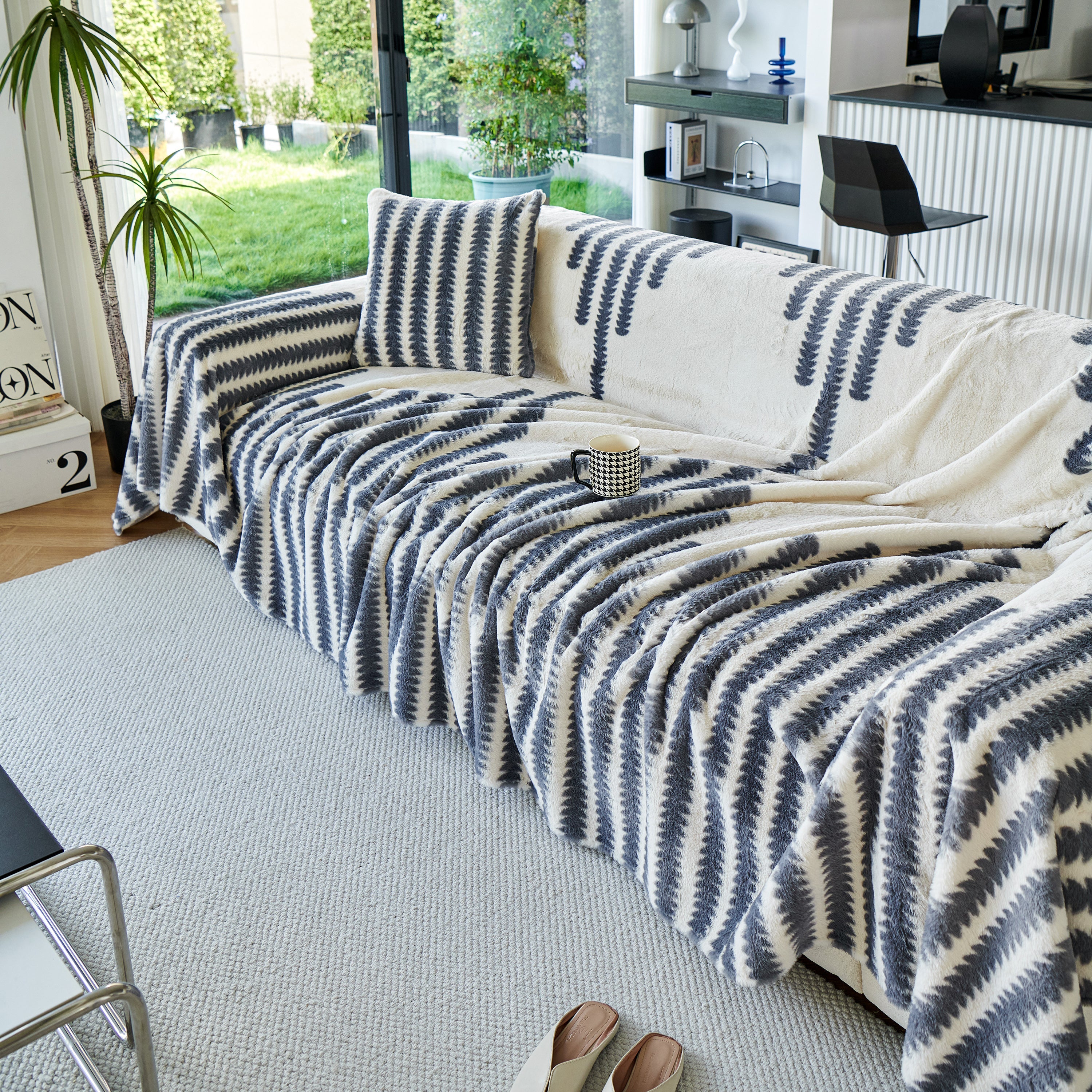 Warm Faux Fur Luxury Sofa Throw Blankets, Soft Cozy Thick Plush Shaggy Blankets For Couch Chair Bed