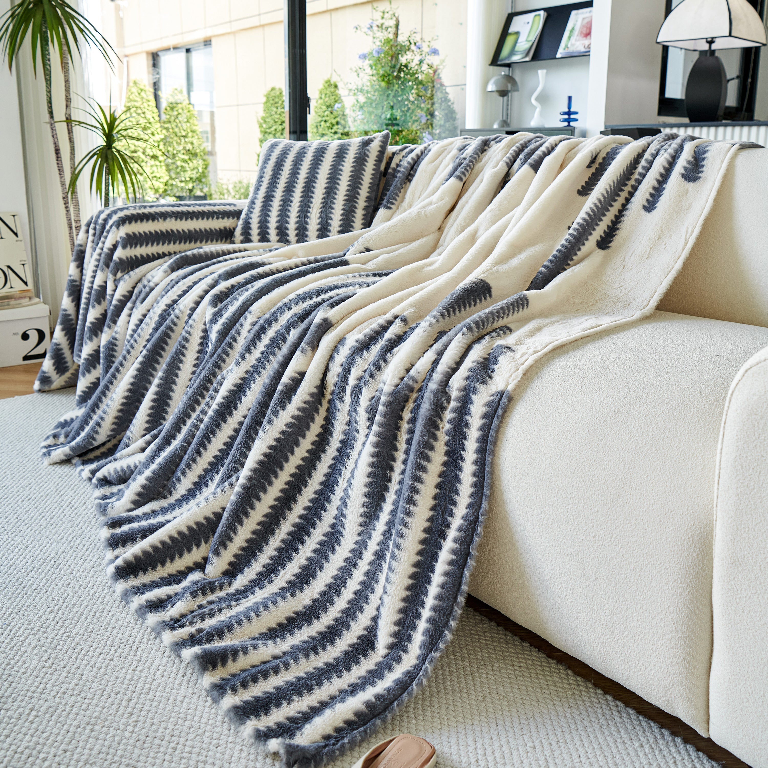 Warm Faux Fur Luxury Sofa Throw Blankets, Soft Cozy Thick Plush Shaggy Blankets For Couch Chair Bed