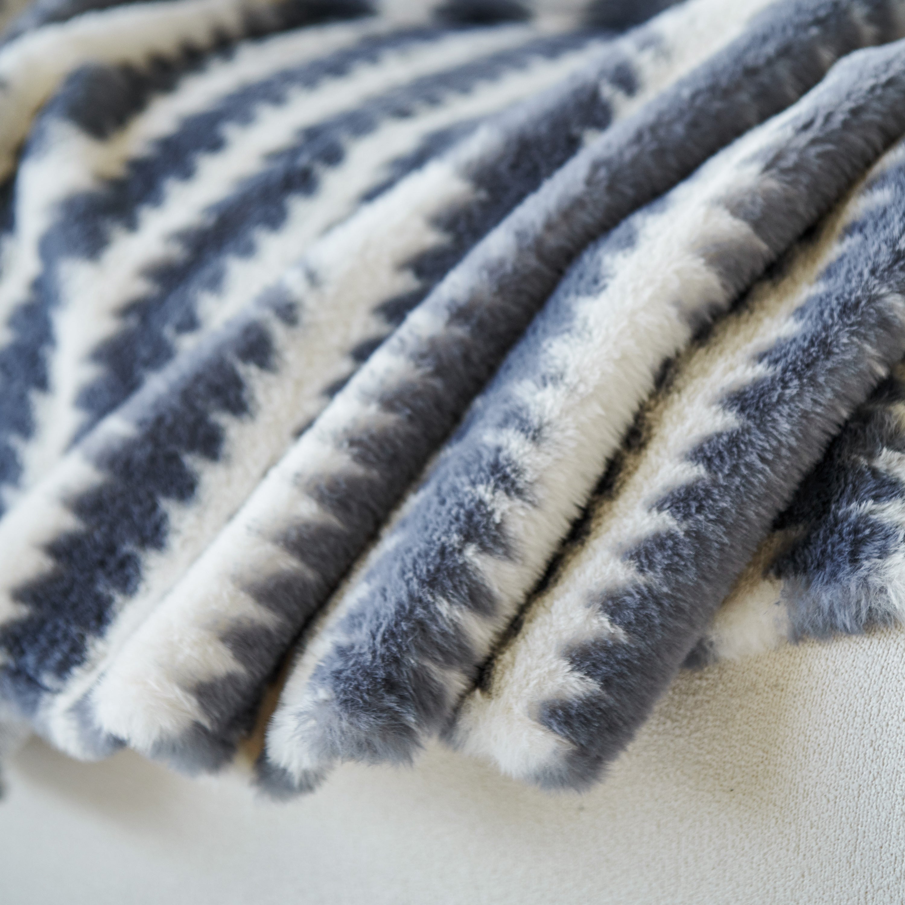 Warm Faux Fur Luxury Sofa Throw Blankets, Soft Cozy Thick Plush Shaggy Blankets For Couch Chair Bed