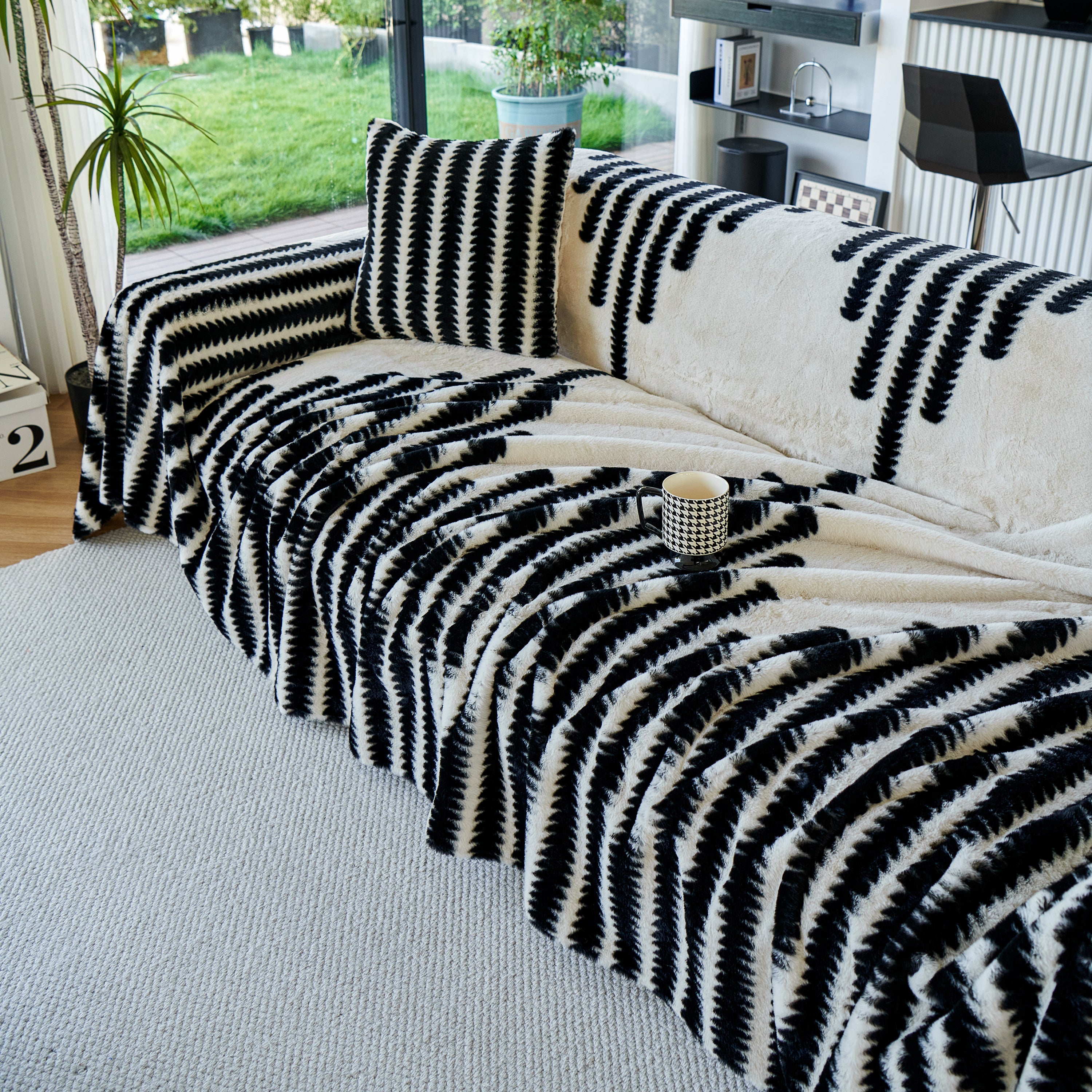 Warm Faux Fur Luxury Sofa Throw Blankets, Soft Cozy Thick Plush Shaggy Blankets For Couch Chair Bed