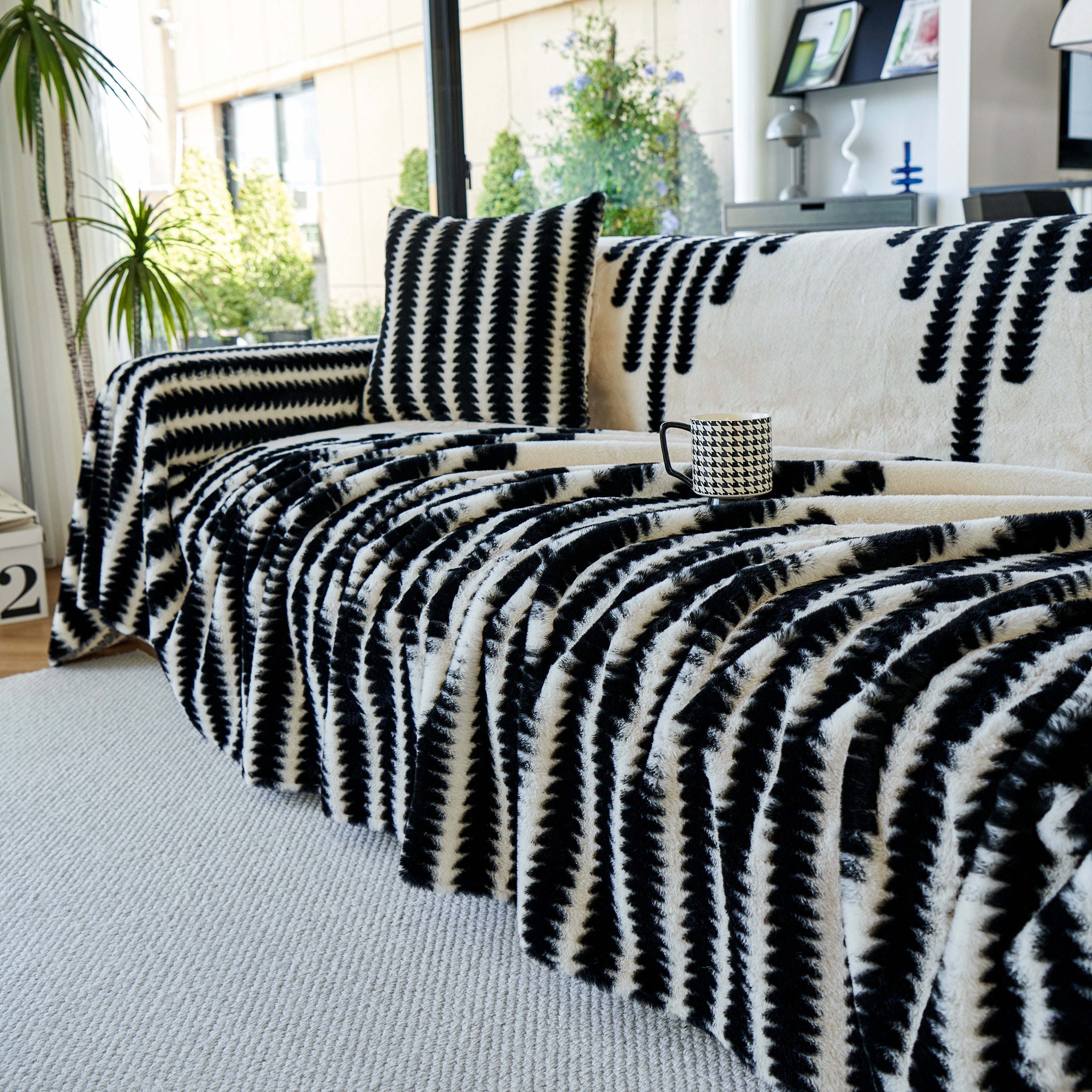 Warm Faux Fur Luxury Sofa Throw Blankets, Soft Cozy Thick Plush Shaggy Blankets For Couch Chair Bed