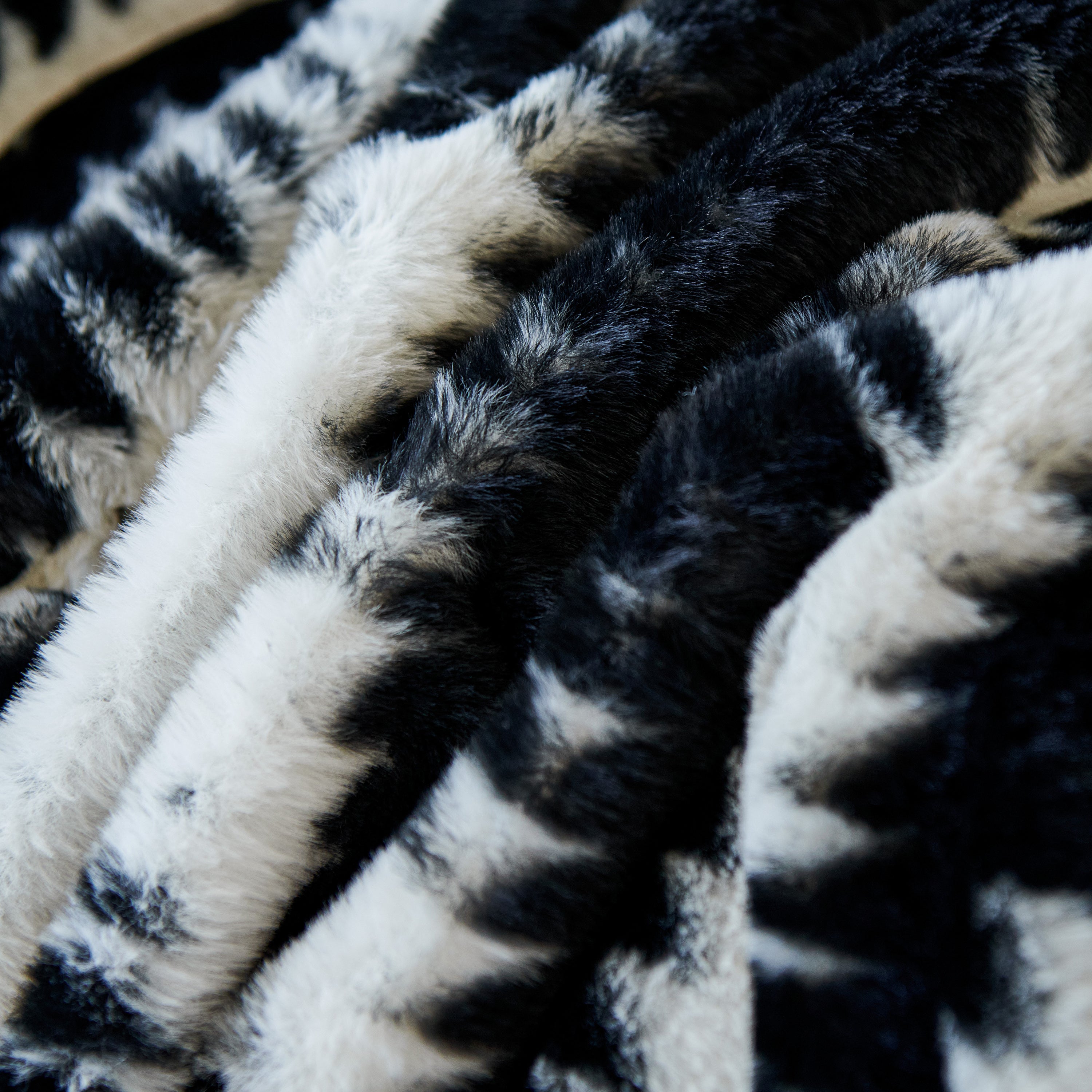 Warm Faux Fur Luxury Sofa Throw Blankets, Soft Cozy Thick Plush Shaggy Blankets For Couch Chair Bed